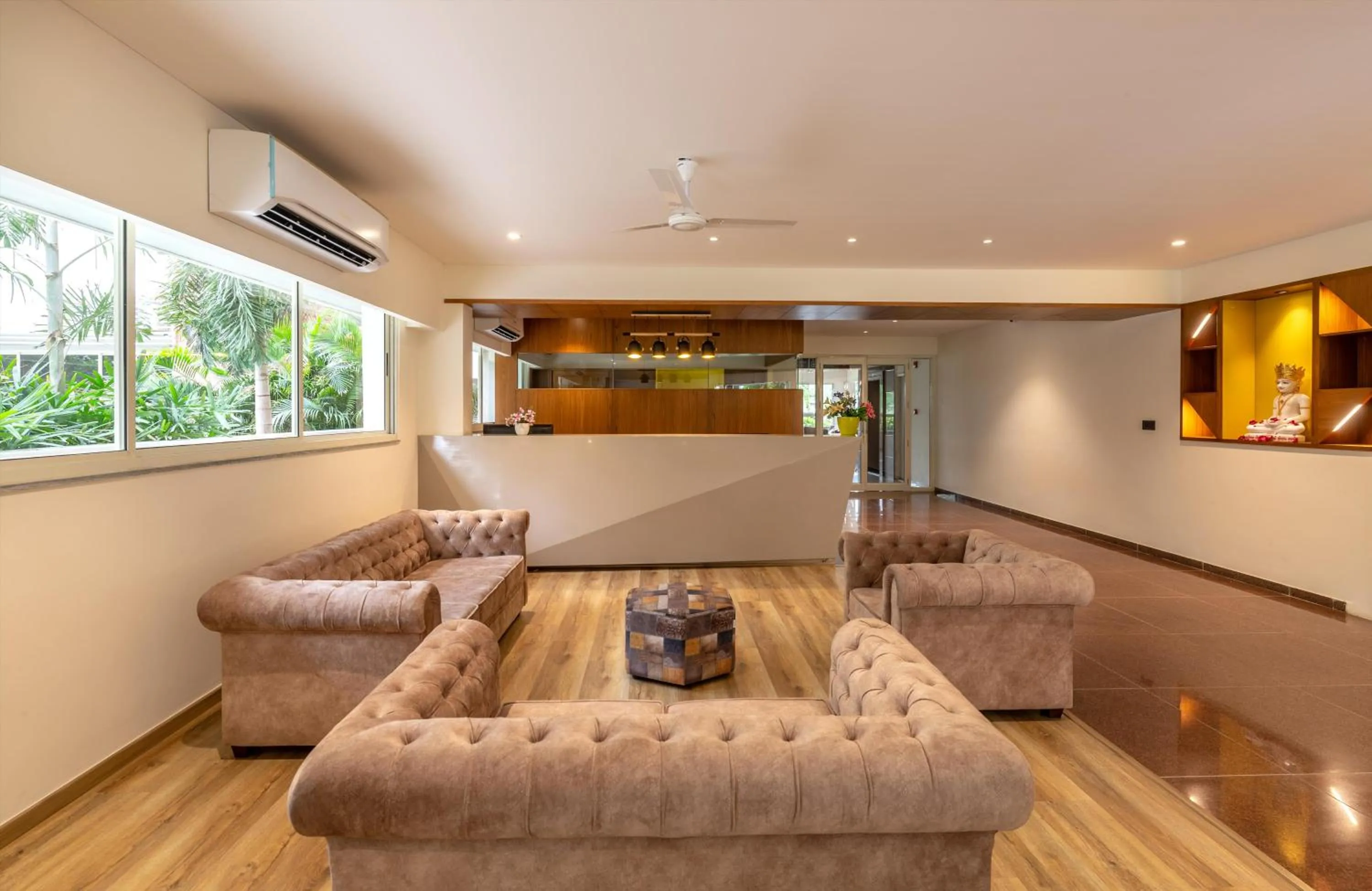 Lobby or reception in Siara Styles Amba Suites, Gandhinagar