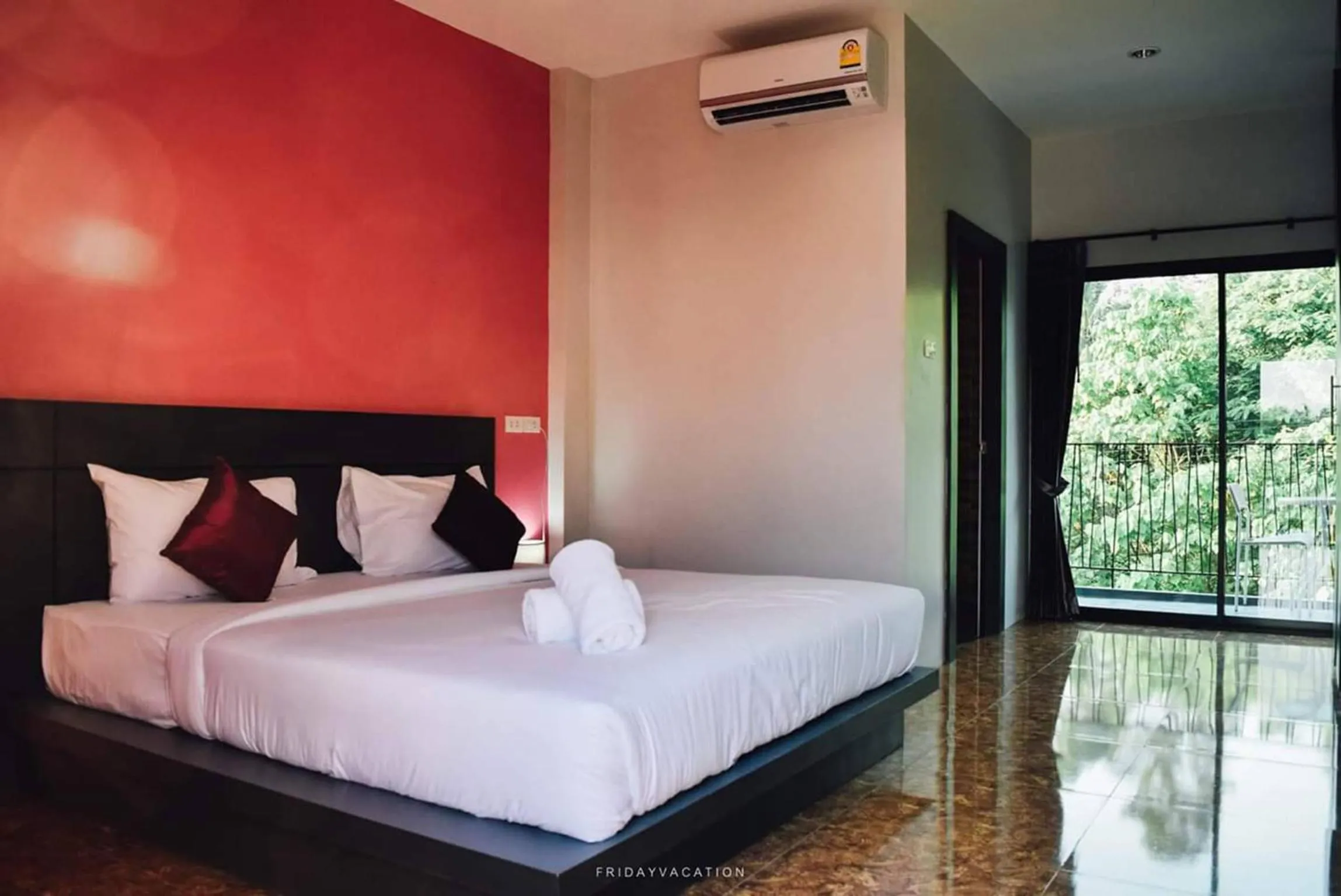 Bedroom, Bed in HillSide Boutique