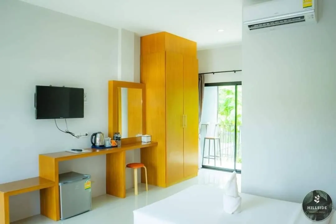 Photo of the whole room in HillSide Boutique