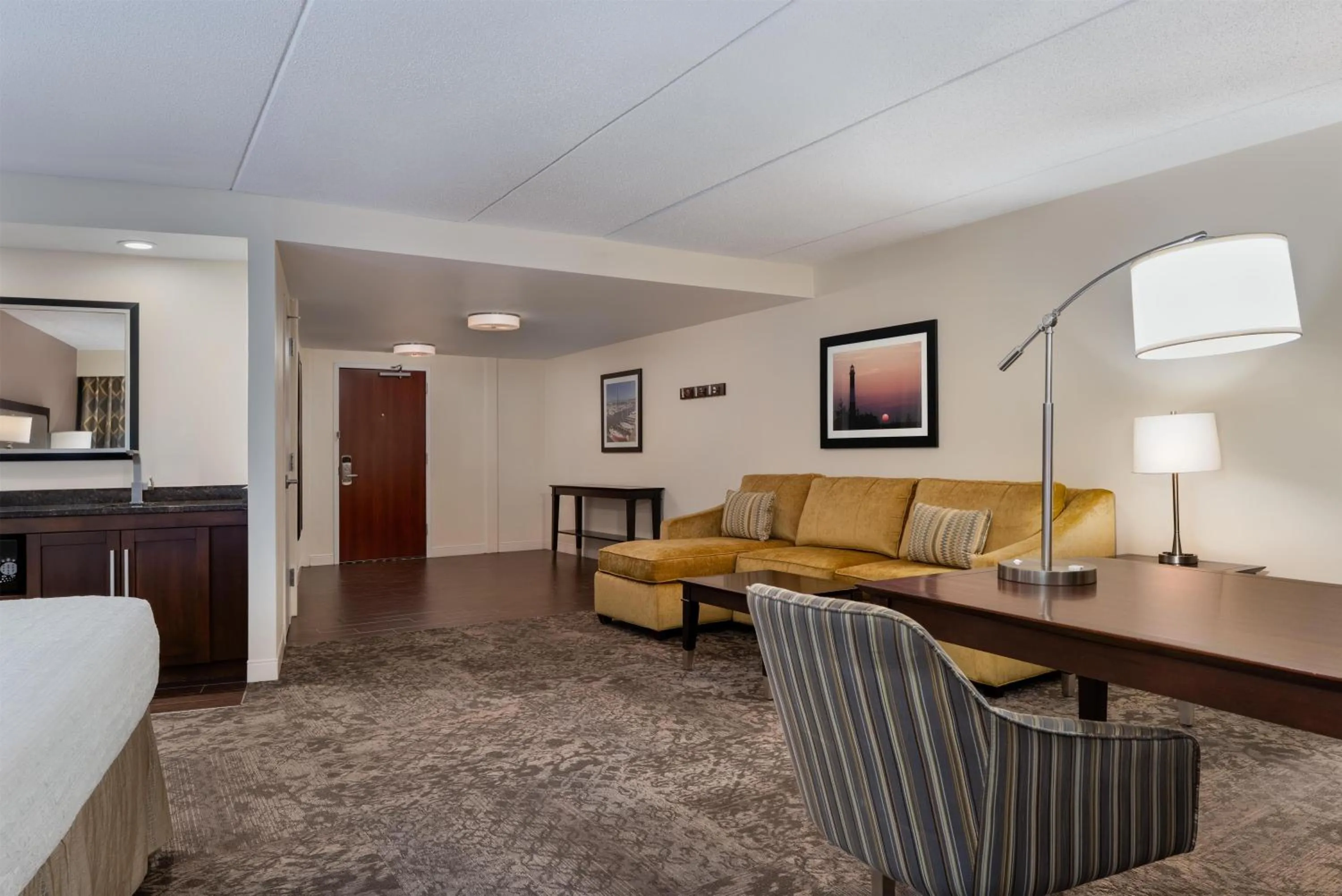 Living room in Hampton Inn & Suites By Hilton - Rockville Centre