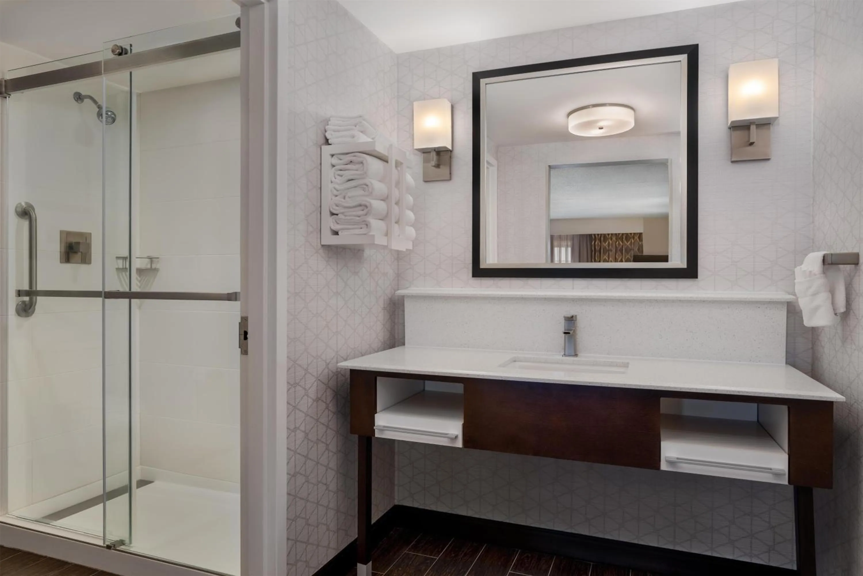 Bathroom in Hampton Inn & Suites By Hilton - Rockville Centre