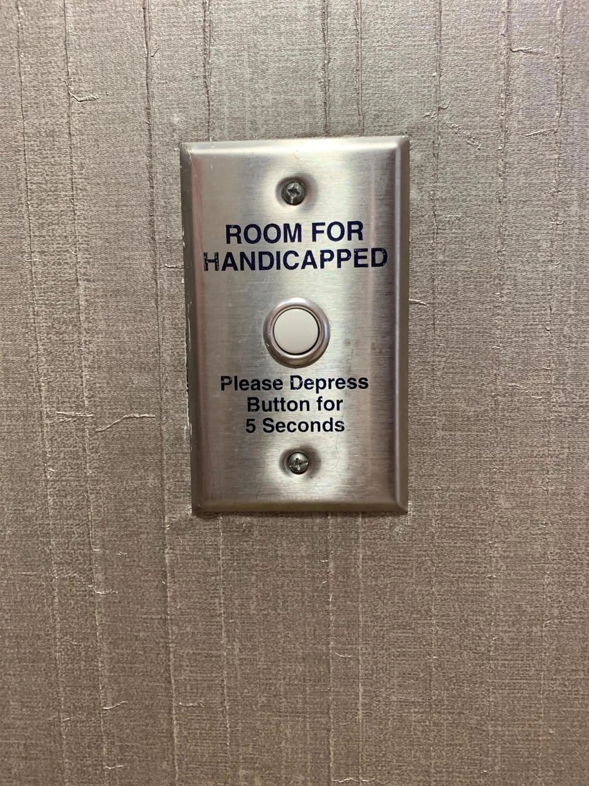 Bedroom in Hampton Inn & Suites By Hilton - Rockville Centre