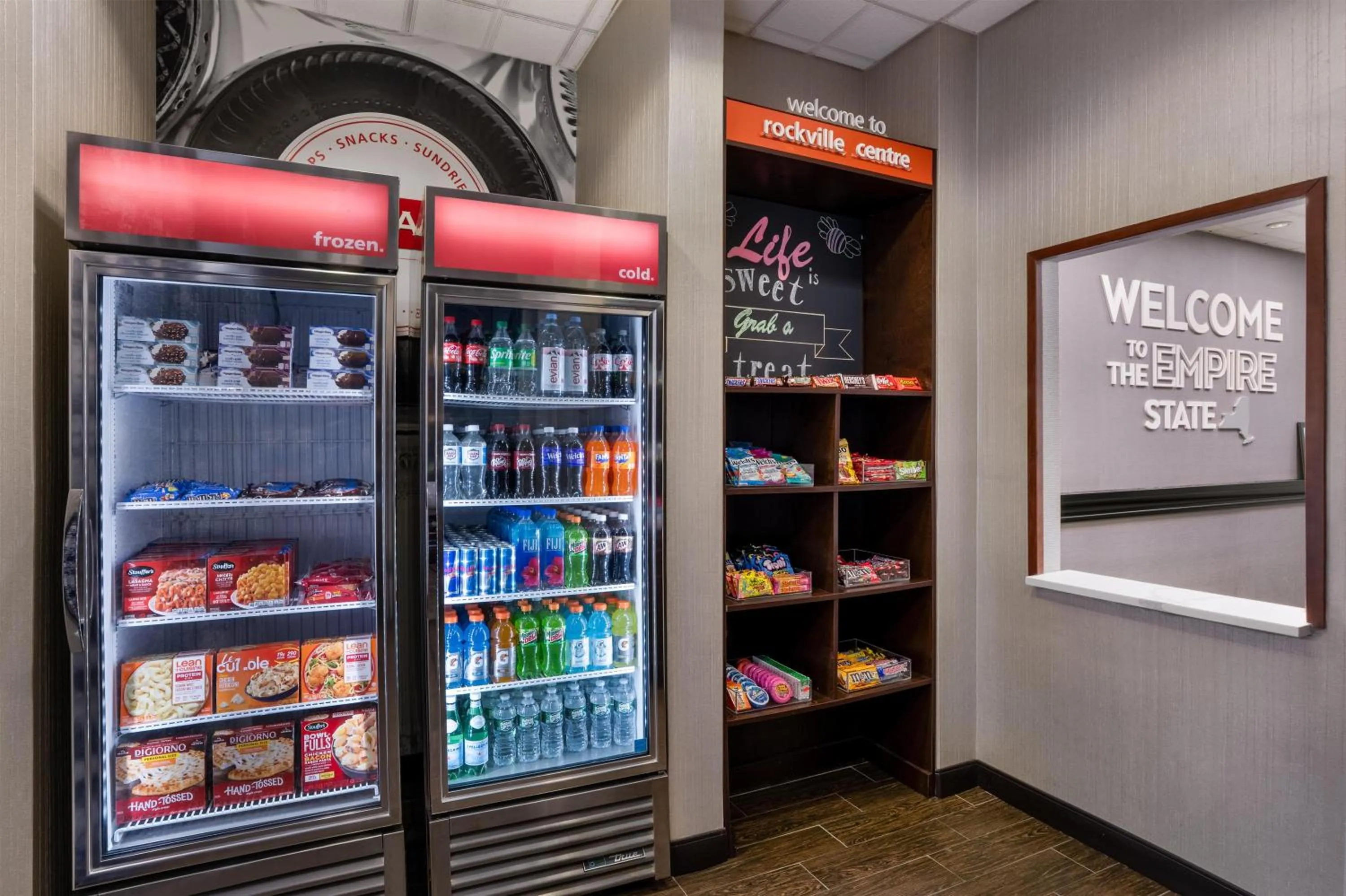 Restaurant/places to eat in Hampton Inn & Suites By Hilton - Rockville Centre