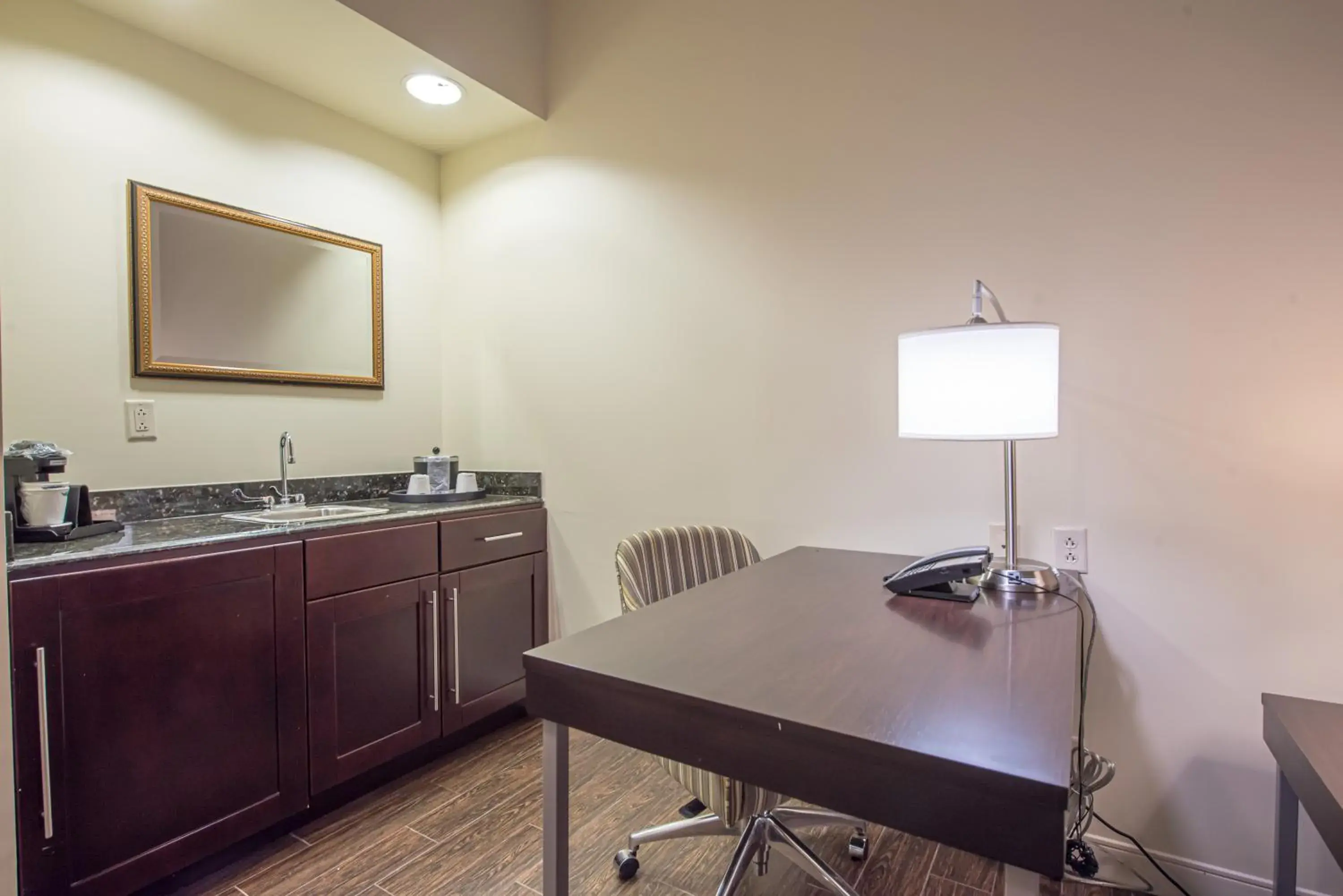 Deluxe King Studio Suite with Sofa Bed - Non-Smoking in Hampton Inn & Suites By Hilton - Rockville Centre Deluxe King Studio Suite with Sofa Bed - Non-Smoking in Hampton Inn & Suites By Hilton - Rockville Centre