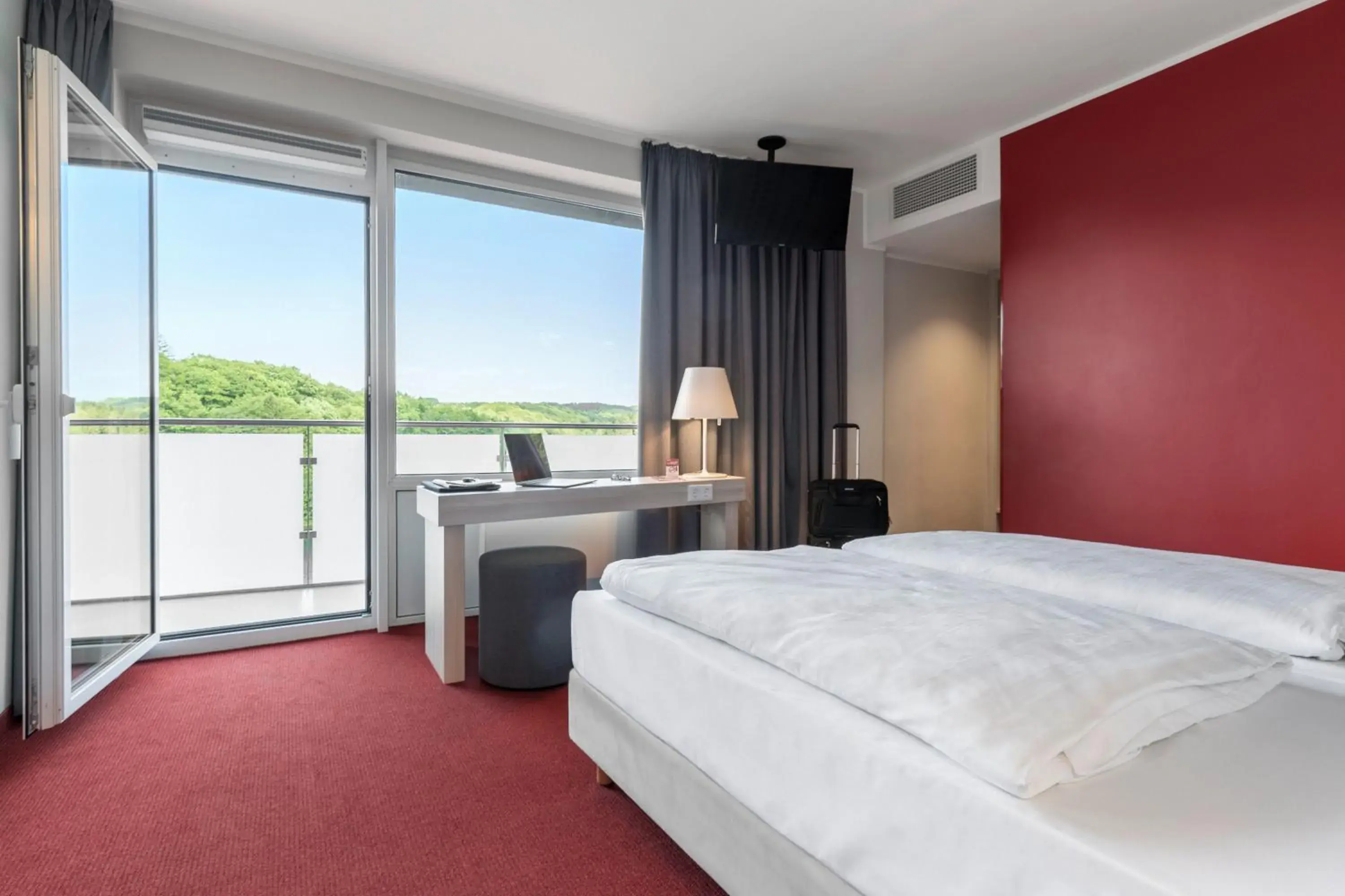 Double Room with Lake View in Serways Hotel Remscheid Double Room with Lake View in Serways Hotel Remscheid