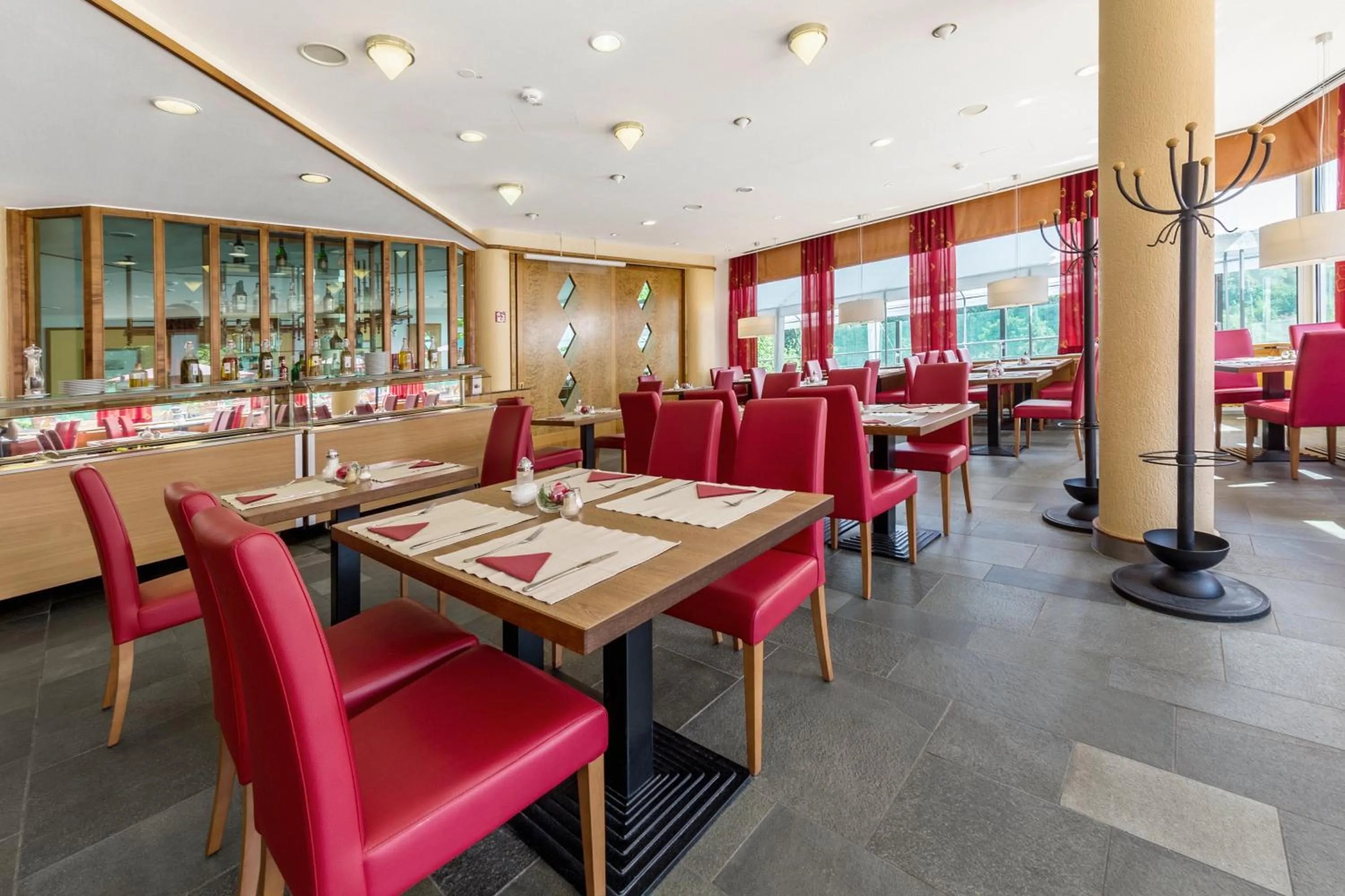 Restaurant/places to eat in Serways Hotel Remscheid