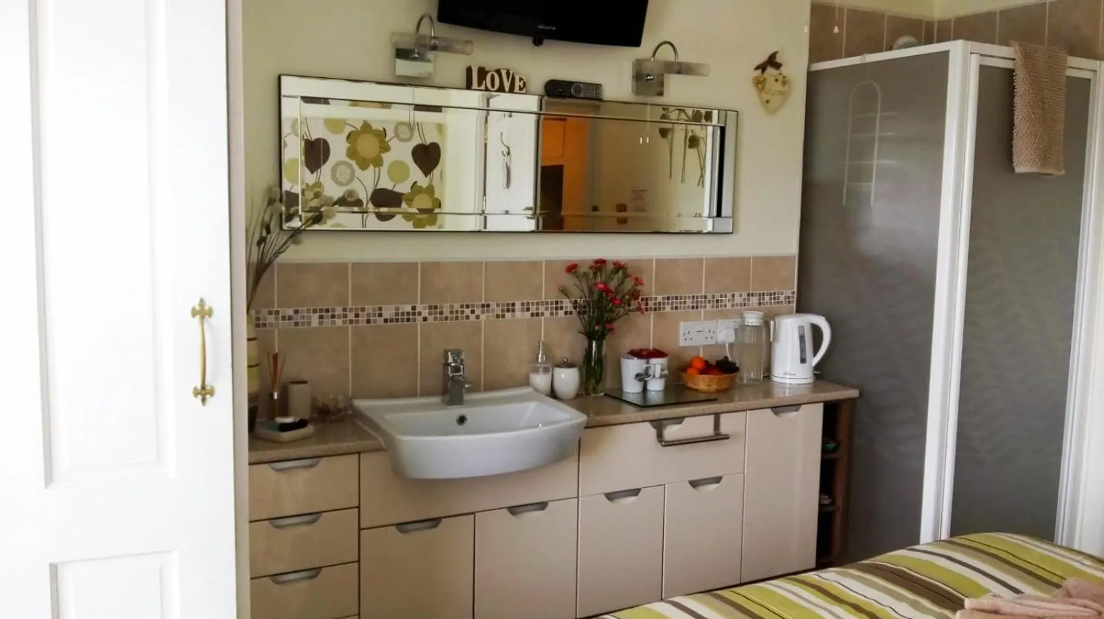 Belmont House Beer - Adults Only - Free Parking