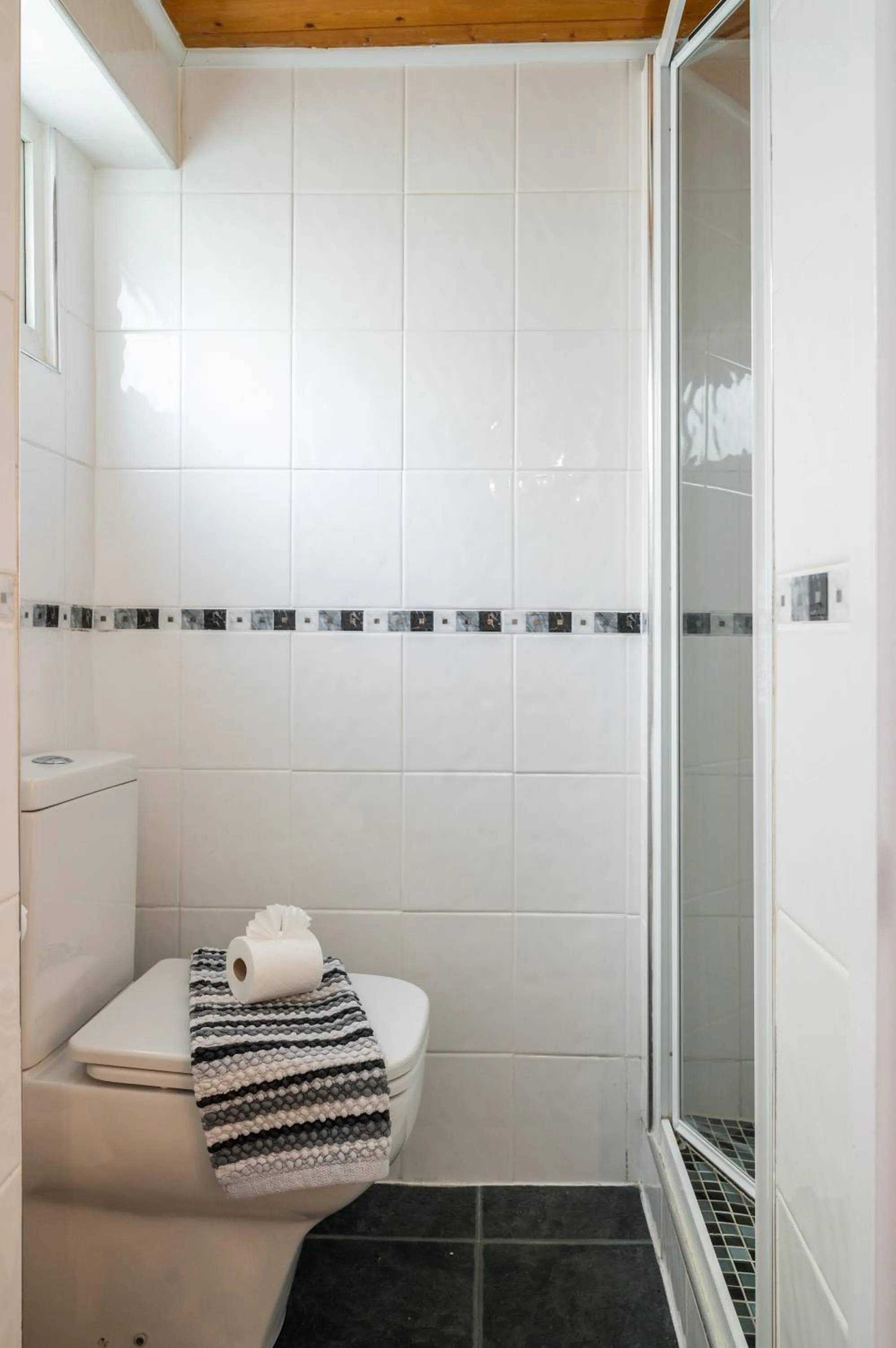 Belmont House Beer - Adults Only - Free Parking