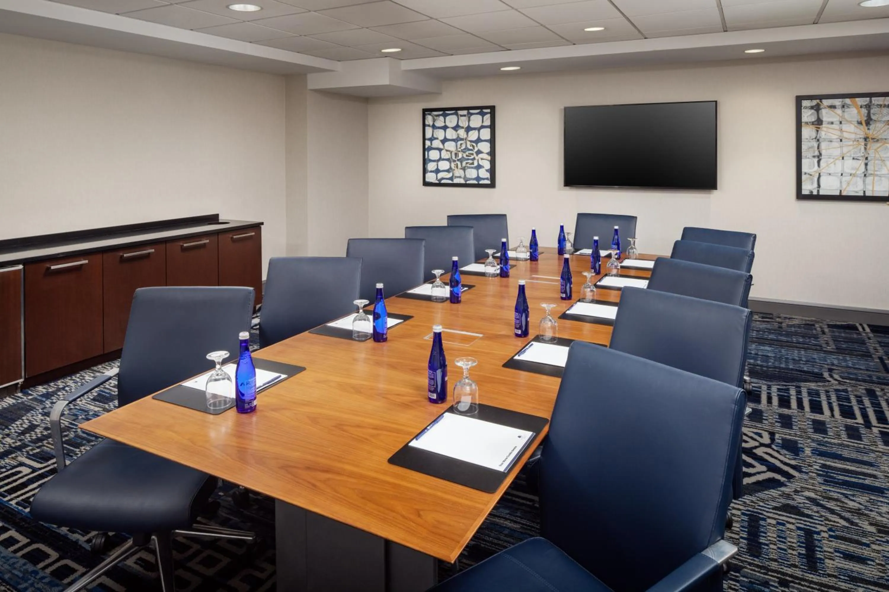 Meeting/conference room in DoubleTree by Hilton Hotel & Suites Pittsburgh Downtown