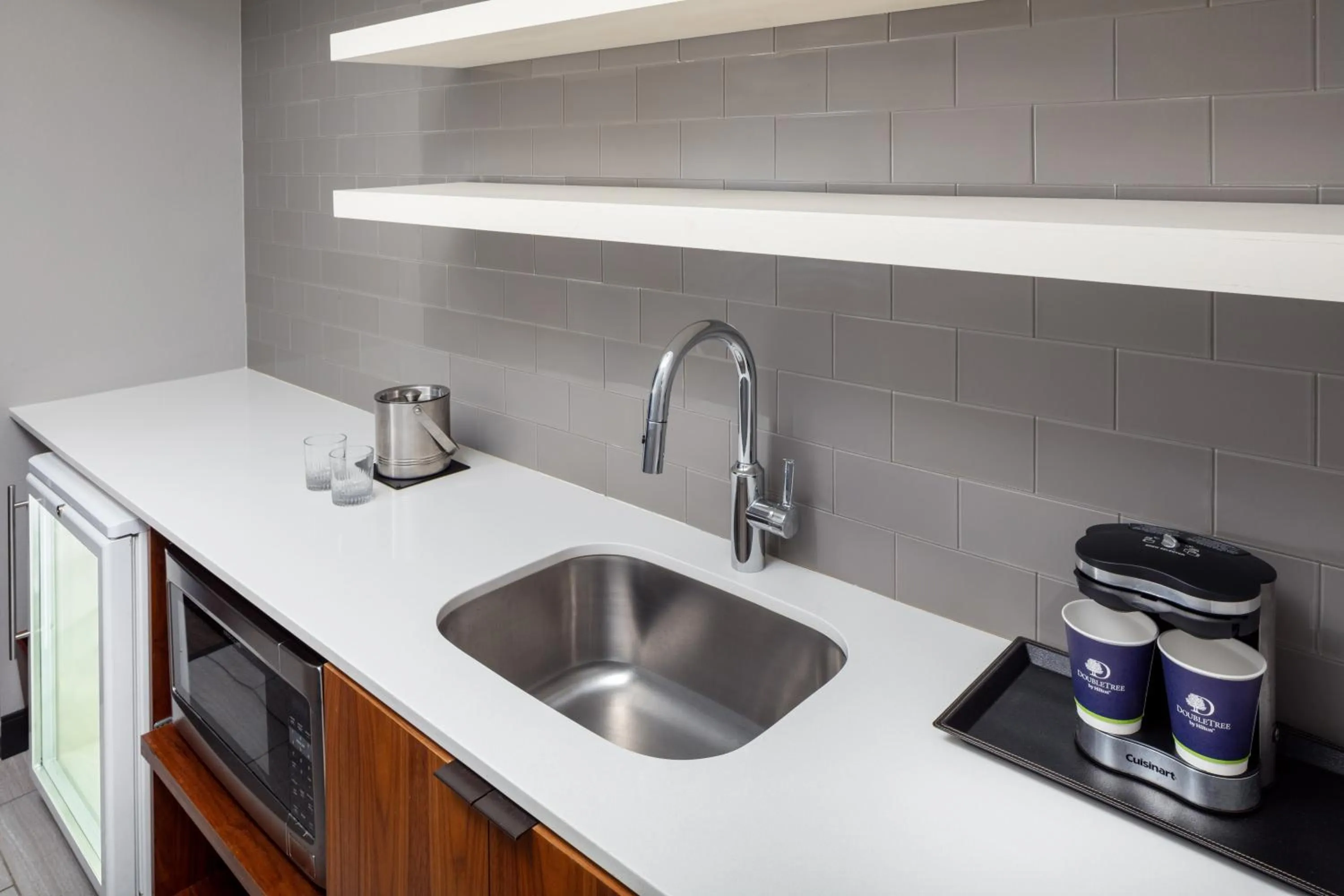 Kitchen or kitchenette in DoubleTree by Hilton Hotel & Suites Pittsburgh Downtown