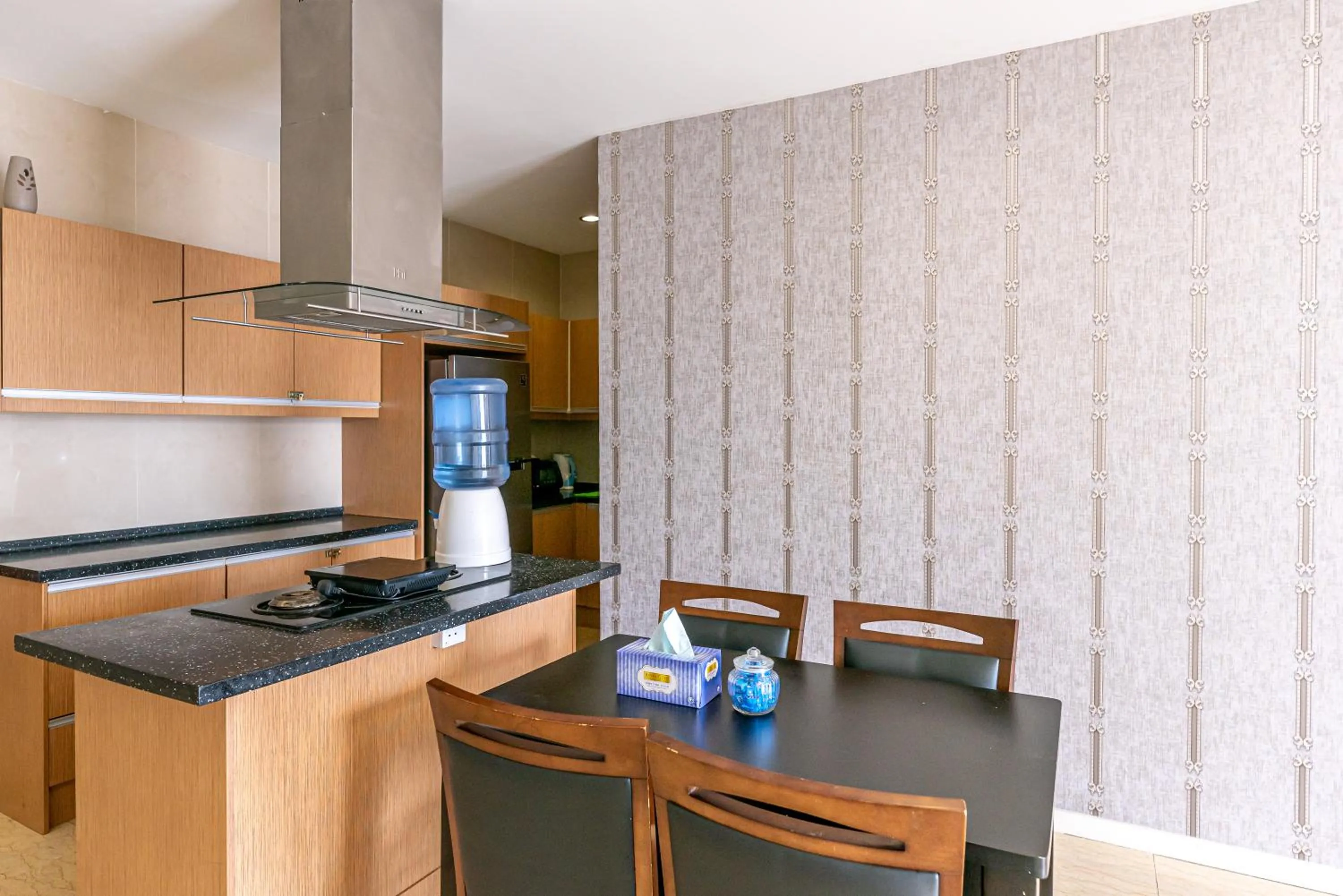 Dining area in Rex Ollie @ 231 TR Suite