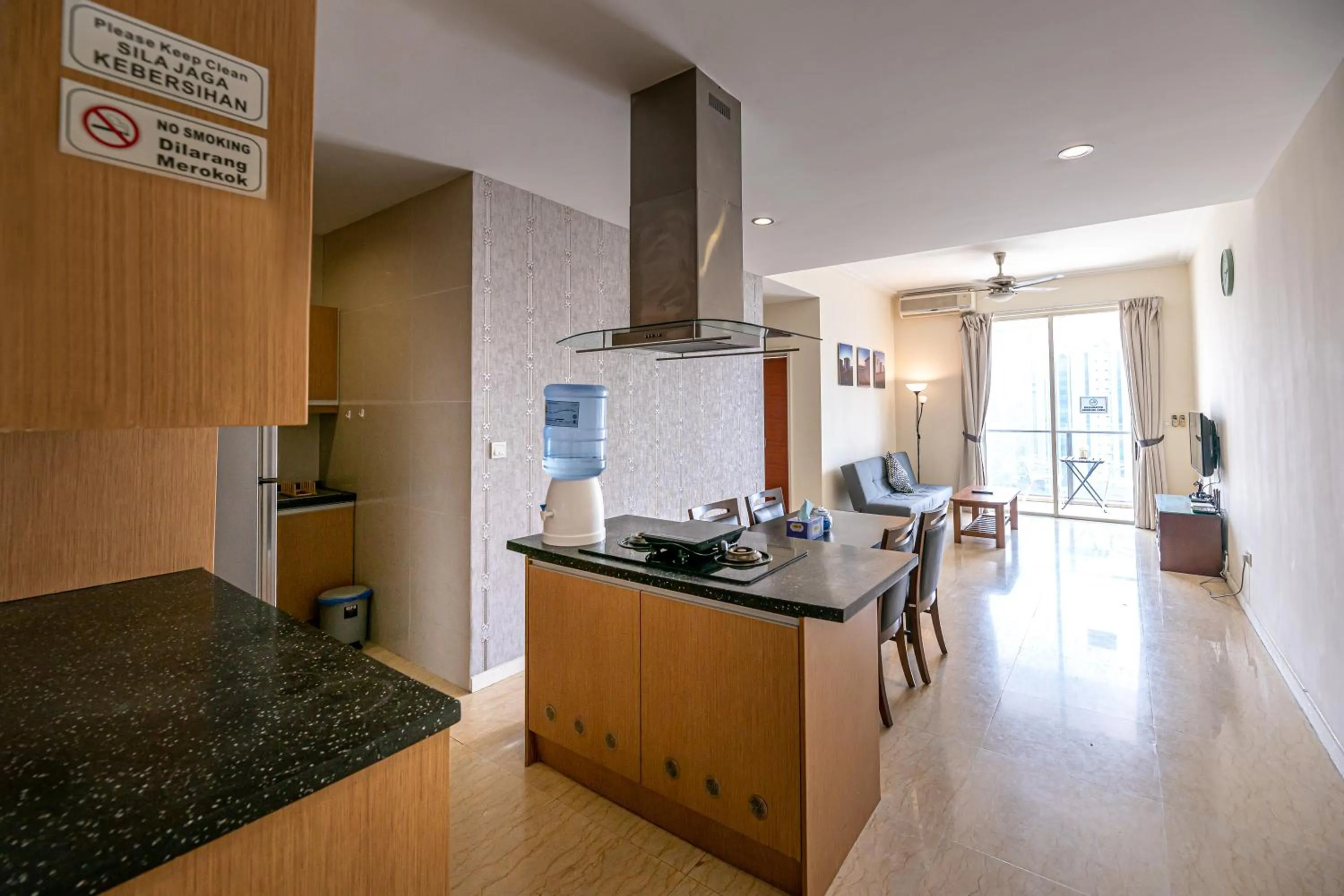 Kitchen or kitchenette in Rex Ollie @ 231 TR Suite