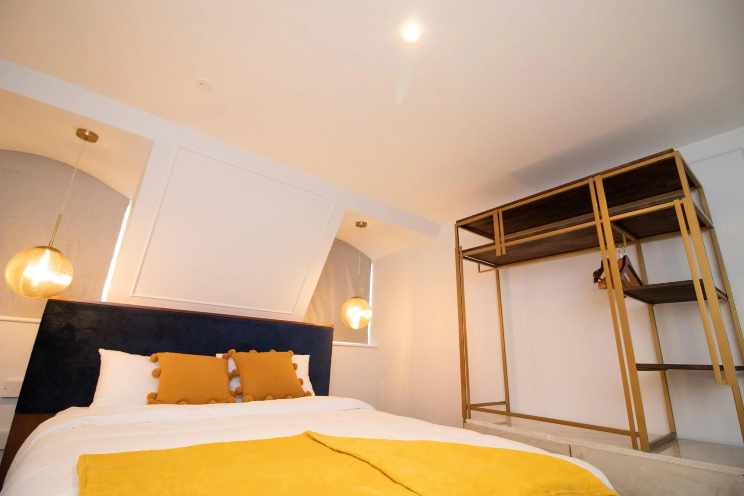 Bed in Three Falcons