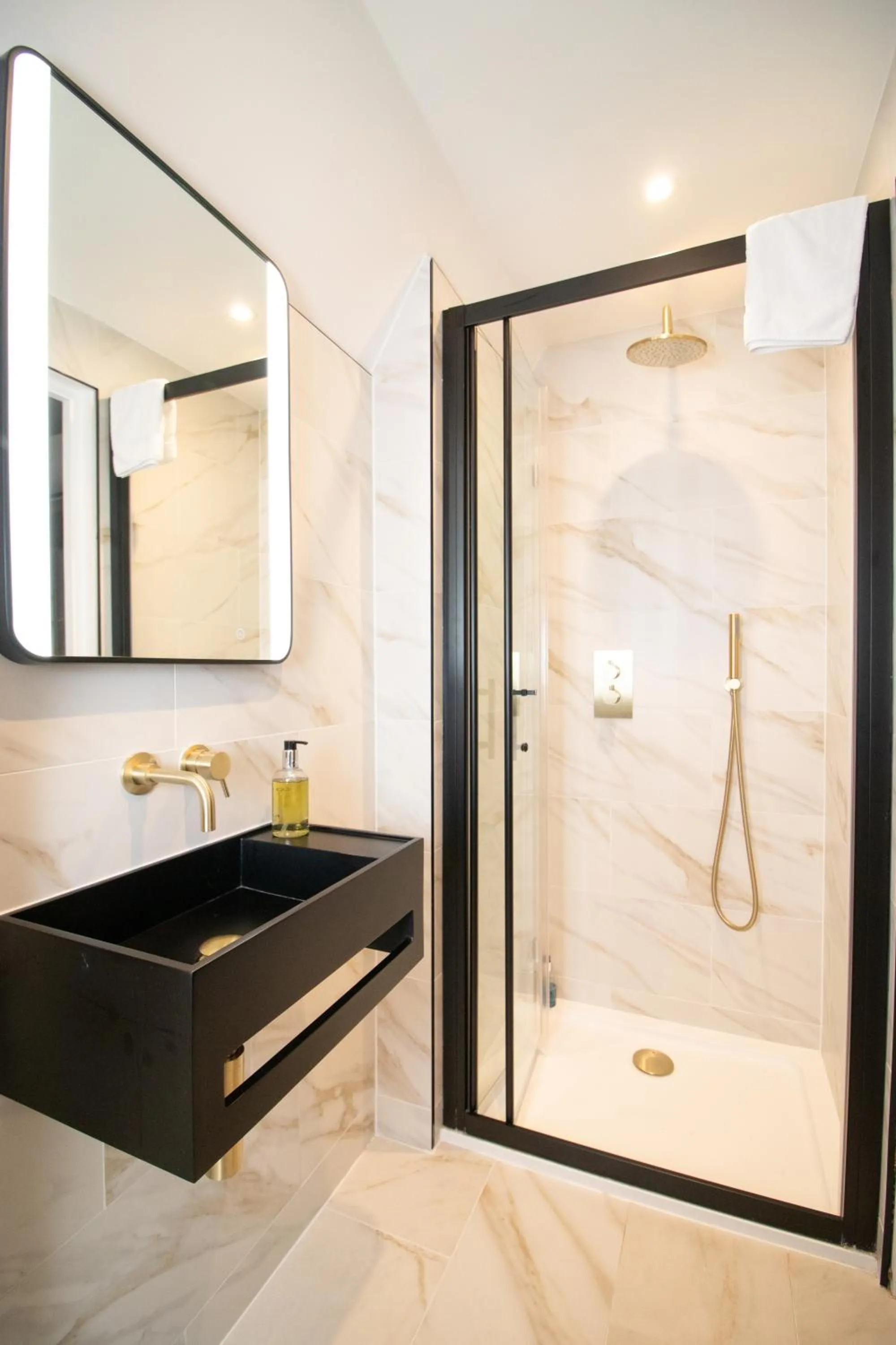 Bathroom in Three Falcons