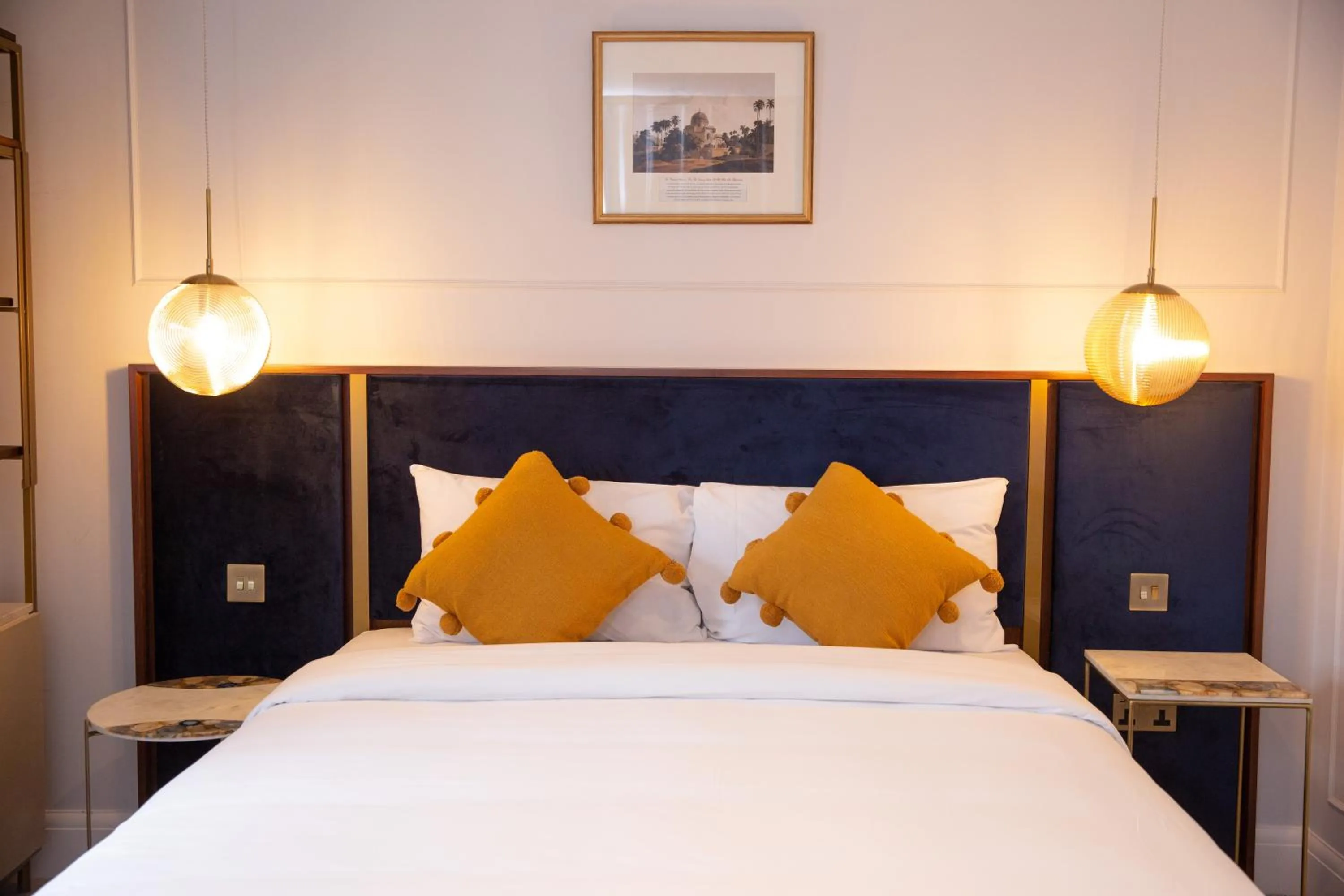 Bed in Three Falcons