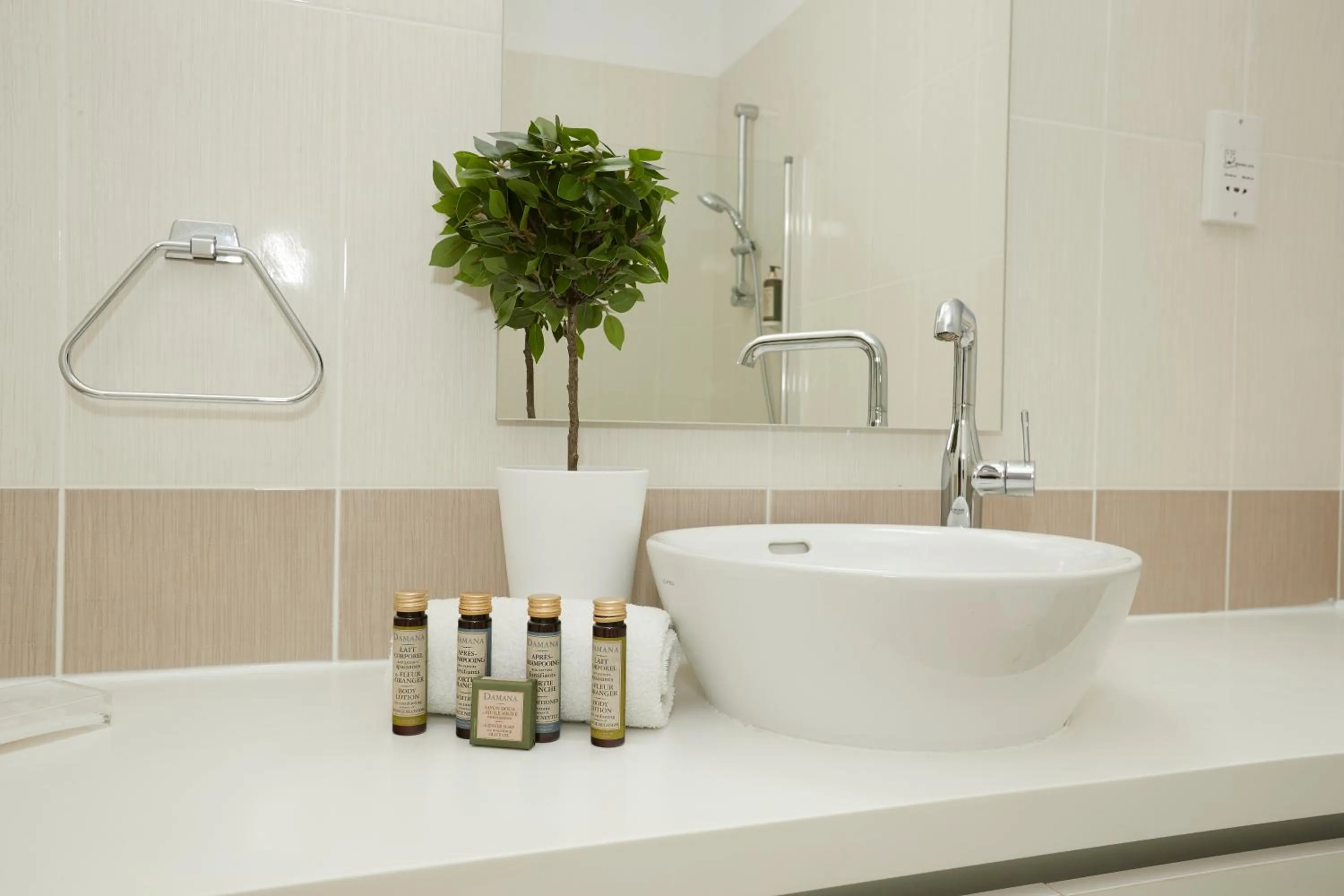 Toilet in Elysia Park