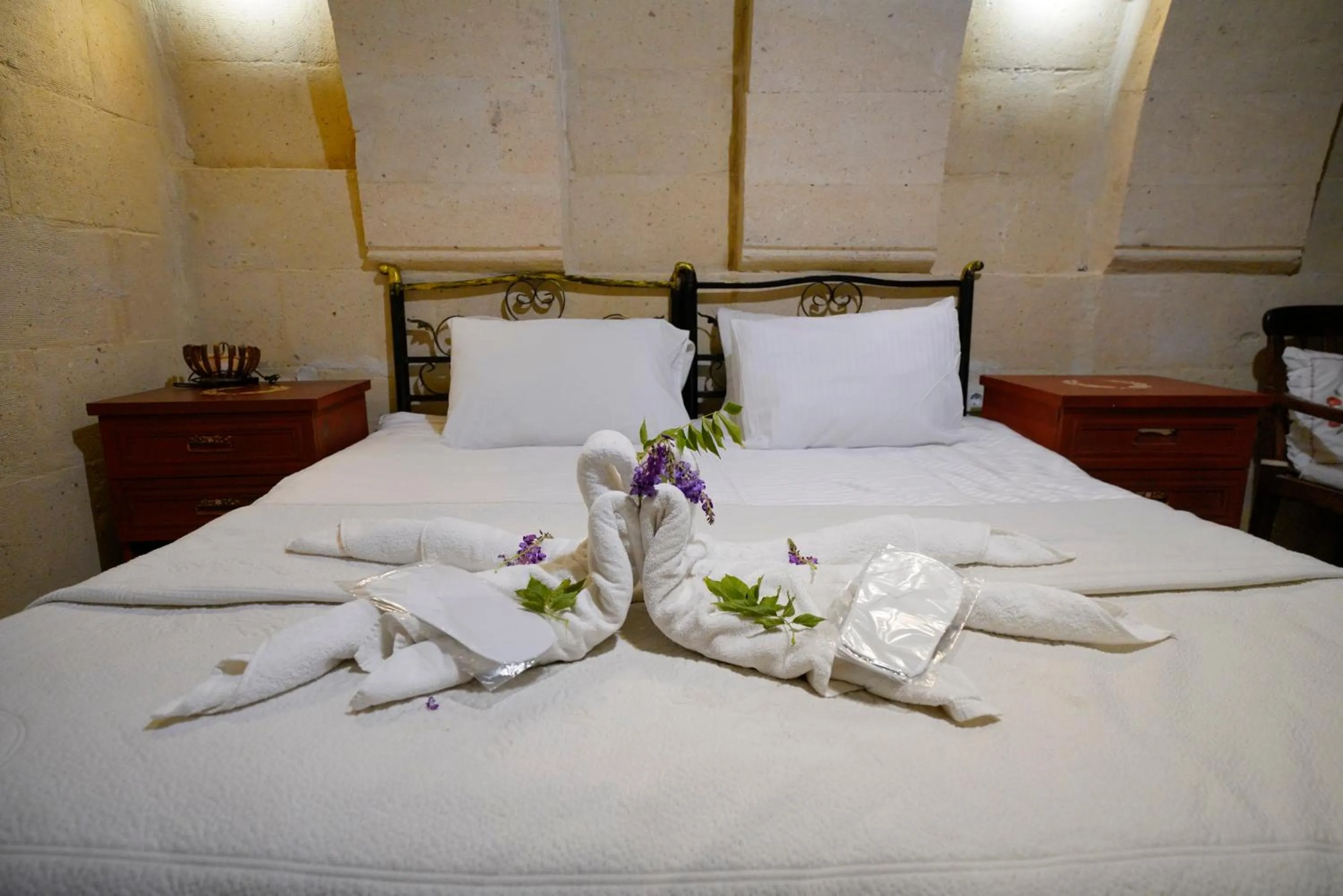 Bed in Antik Cave House