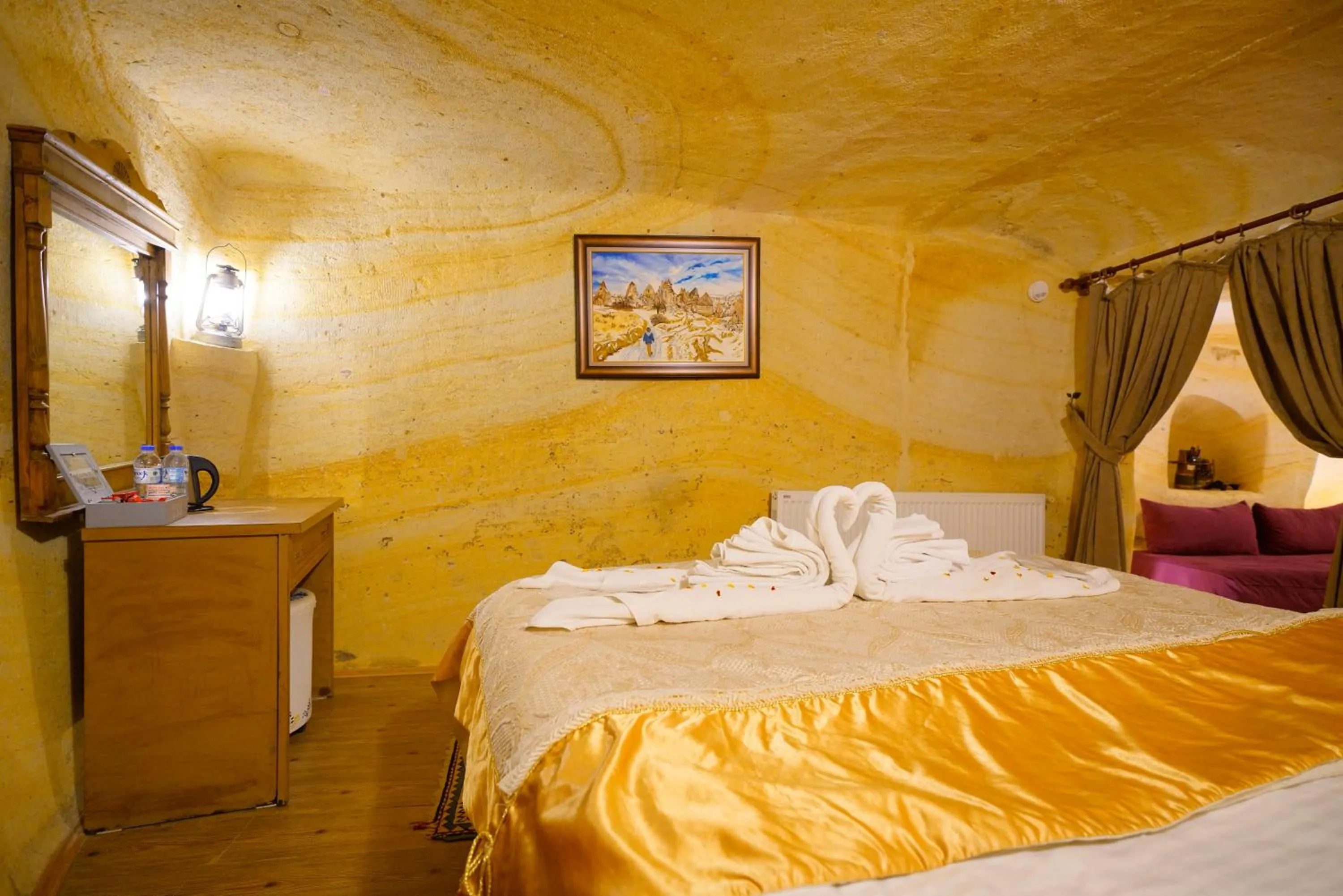Bed in Antik Cave House