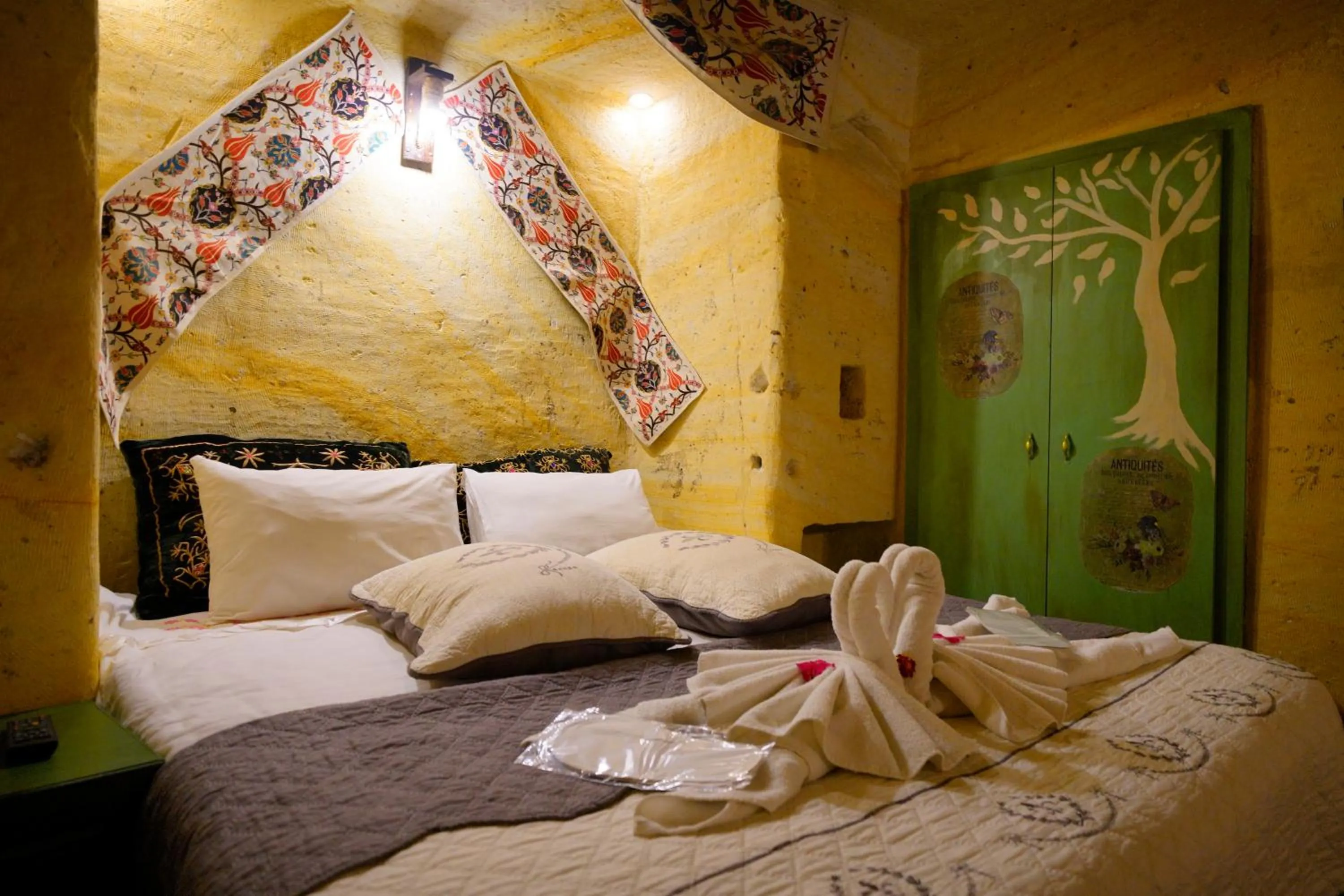 Bed in Antik Cave House