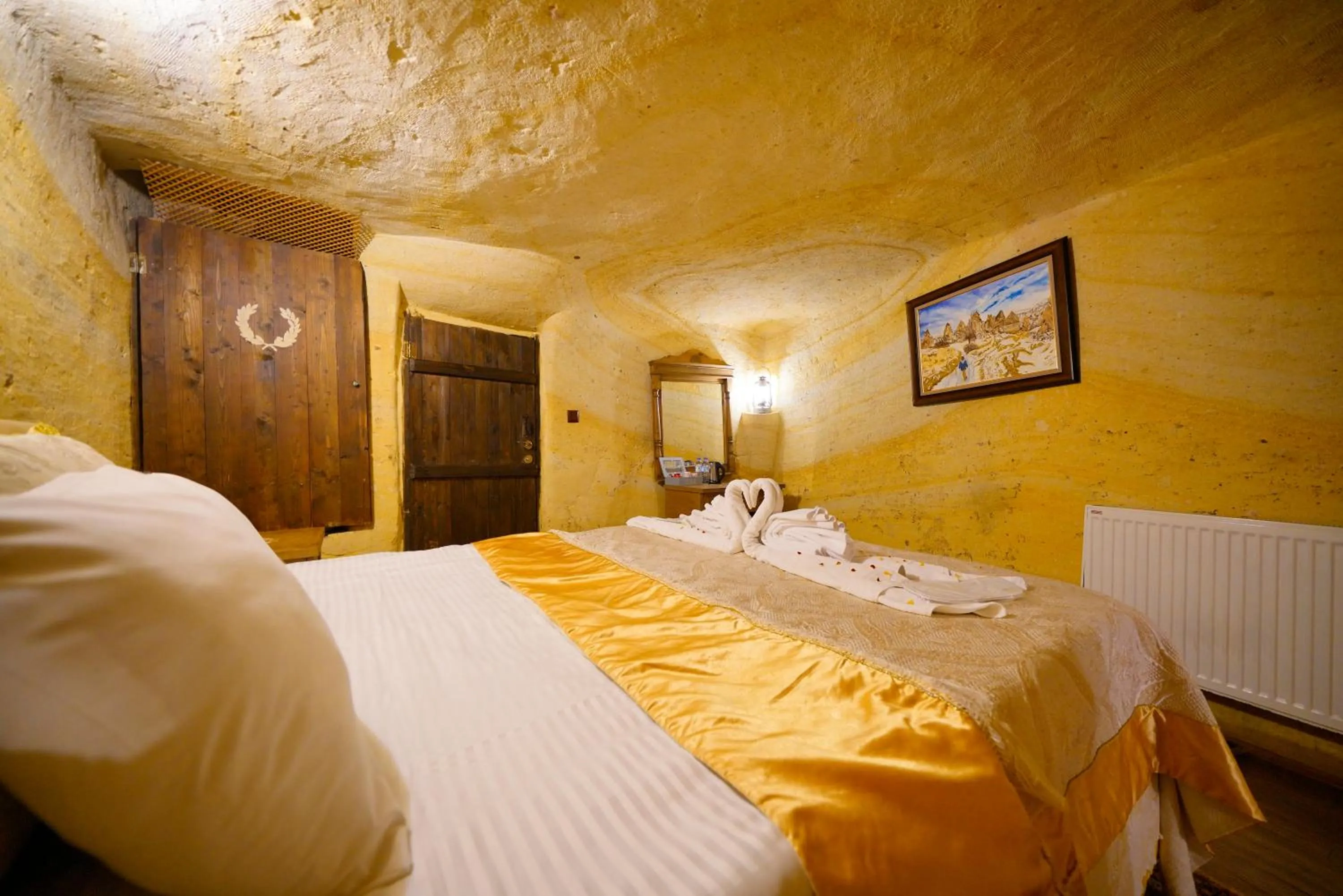 Bed in Antik Cave House
