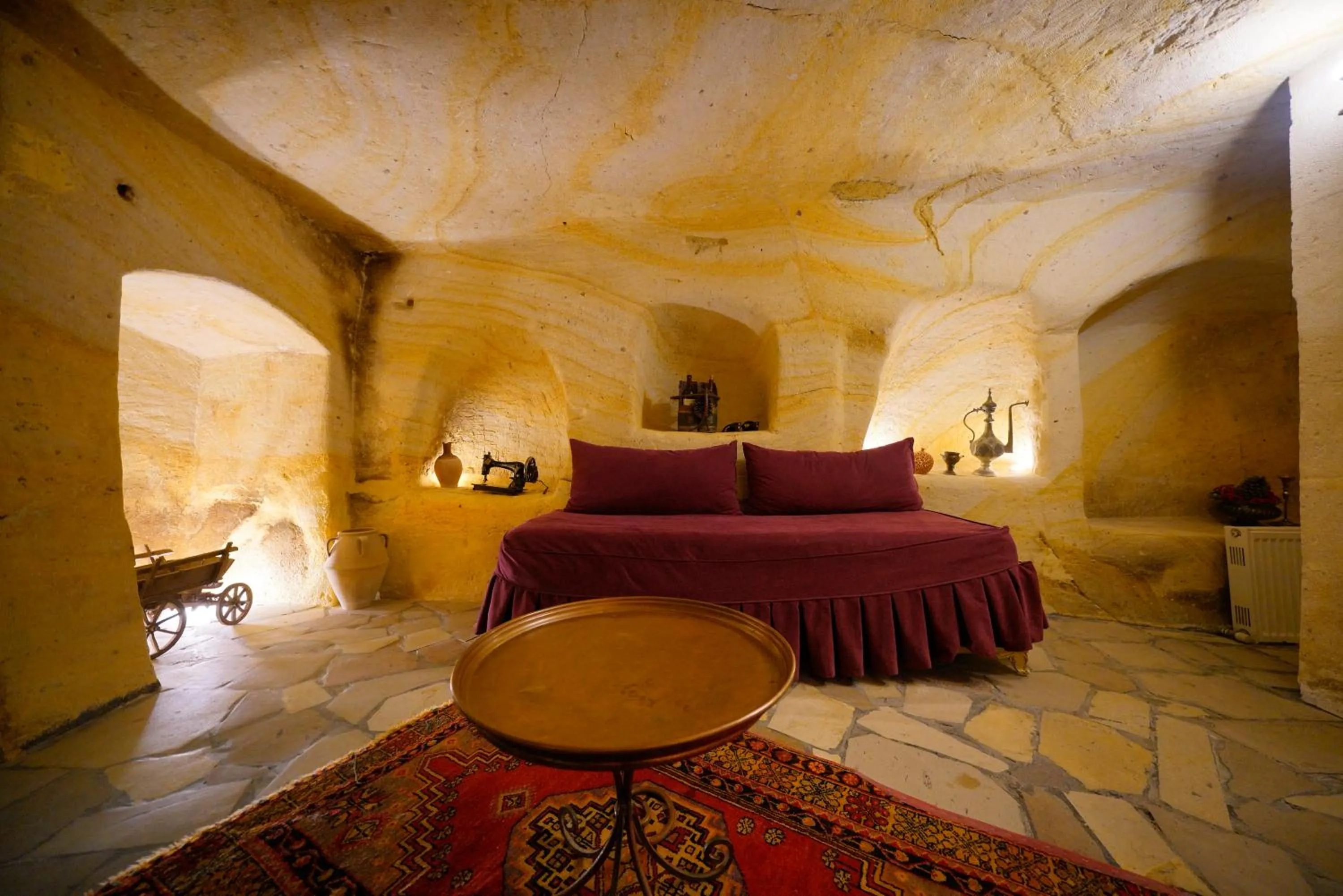 Living room in Antik Cave House