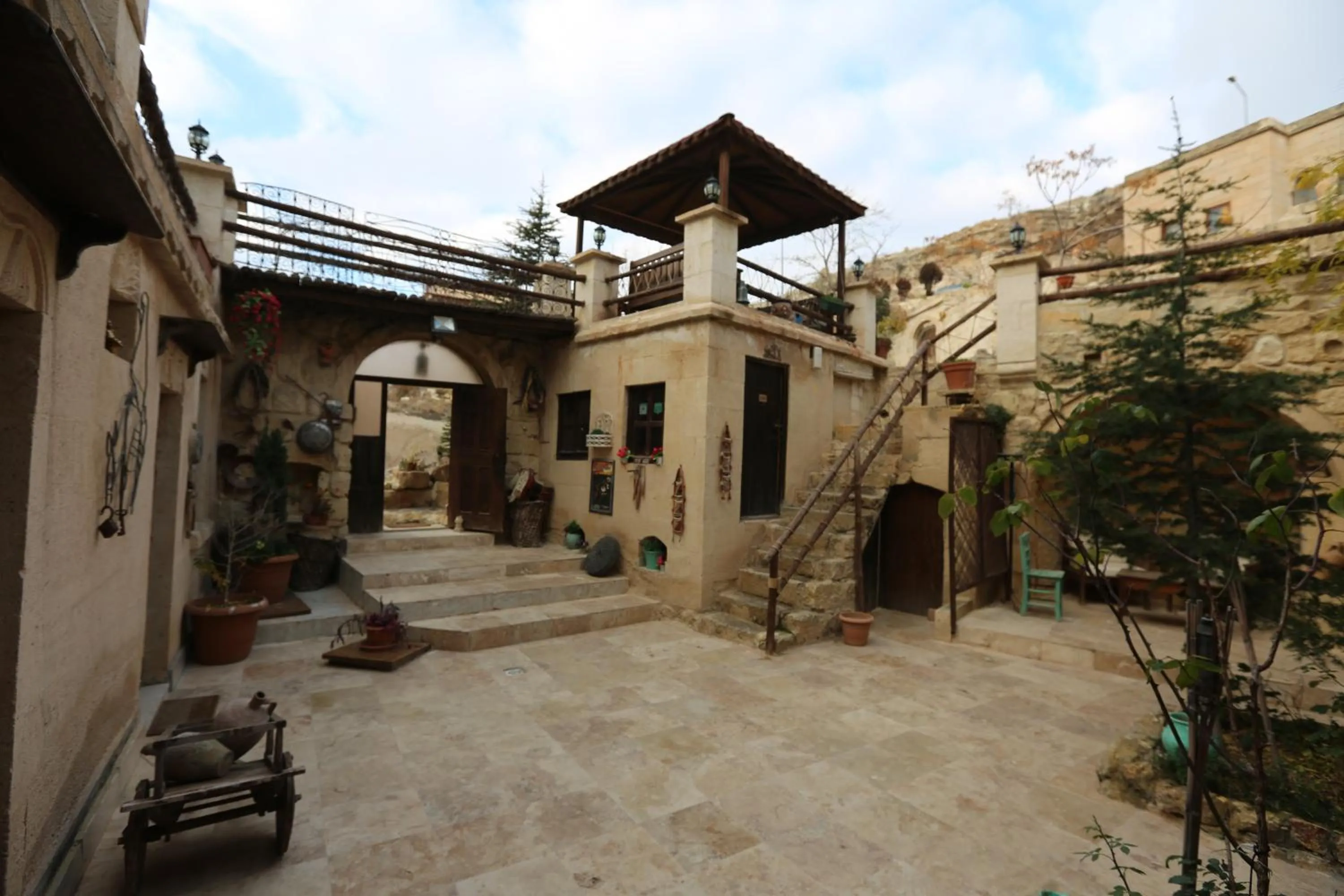 Property building in Antik Cave House