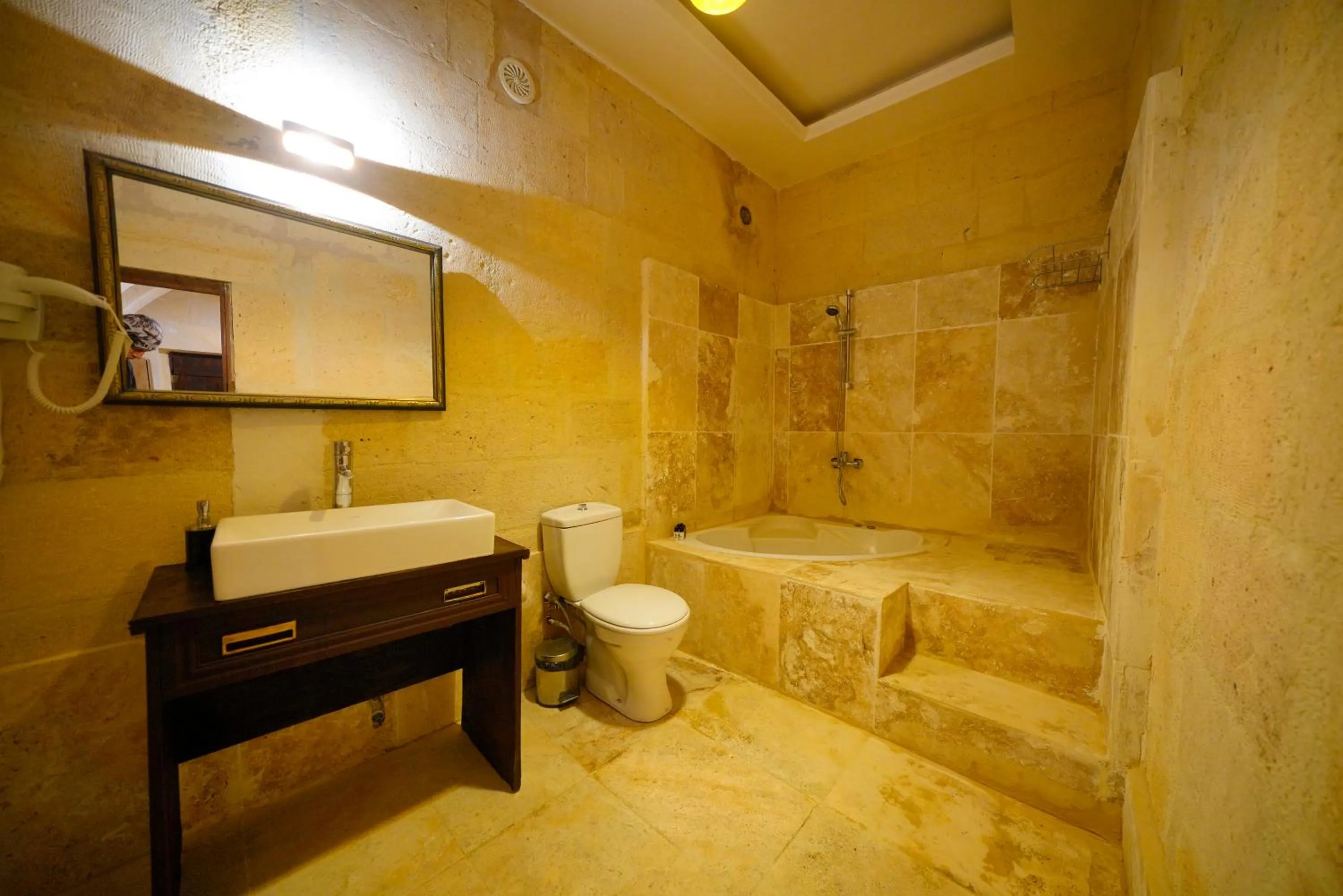 Toilet in Antik Cave House