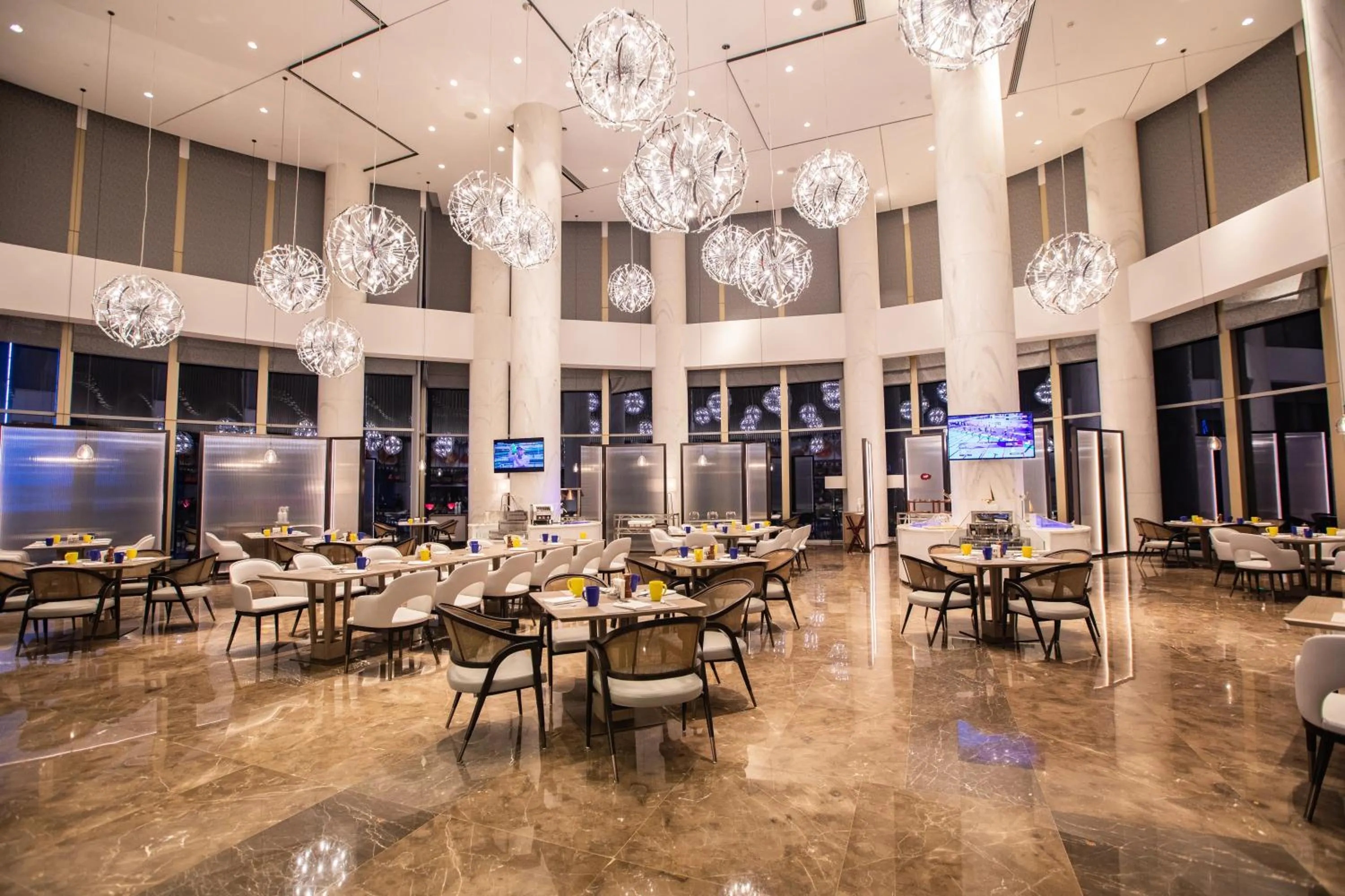 Restaurant/places to eat in Wanda Realm Heshan