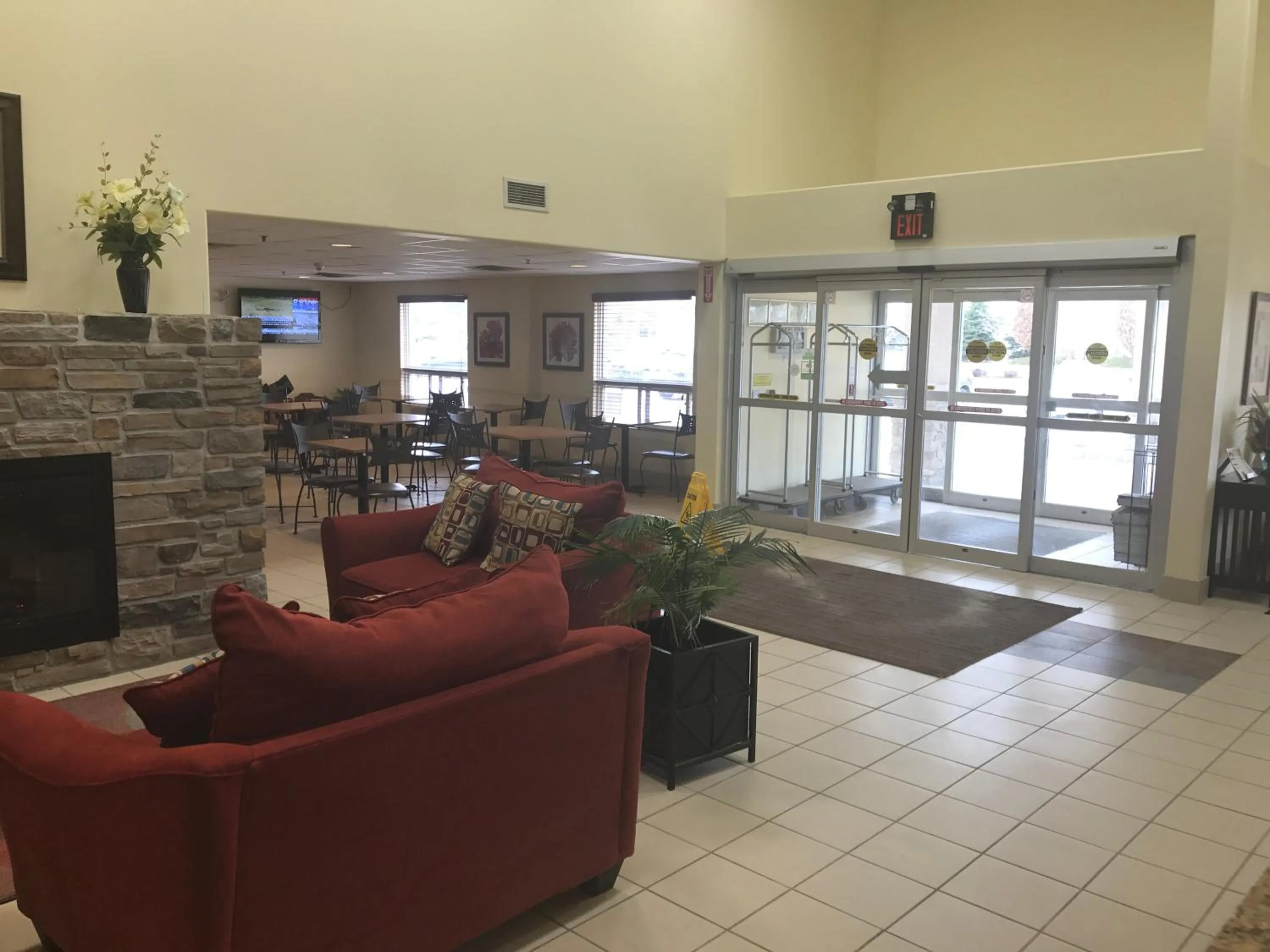 Super 8 by Wyndham Barrie South