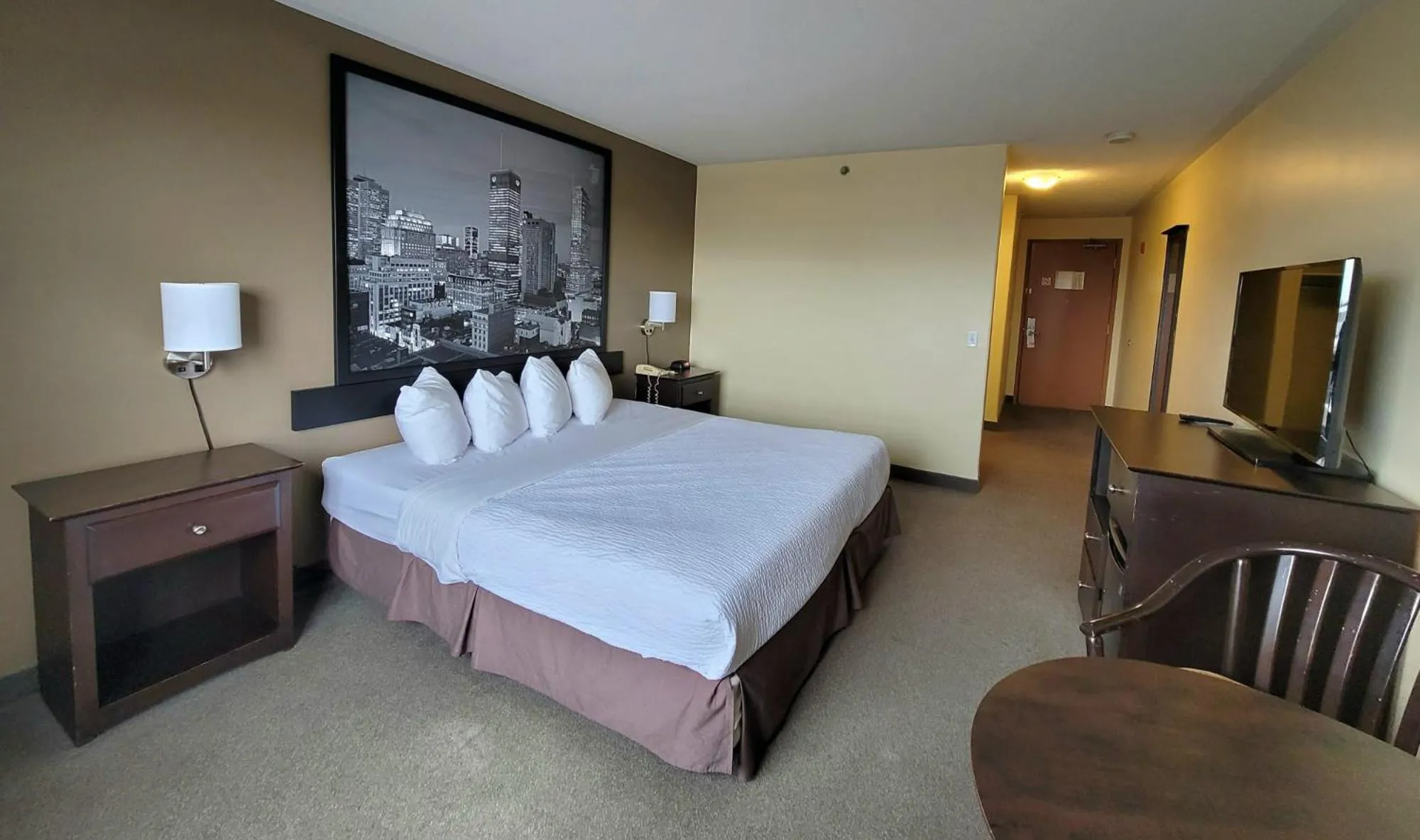 Bed in Super 8 by Wyndham Barrie South