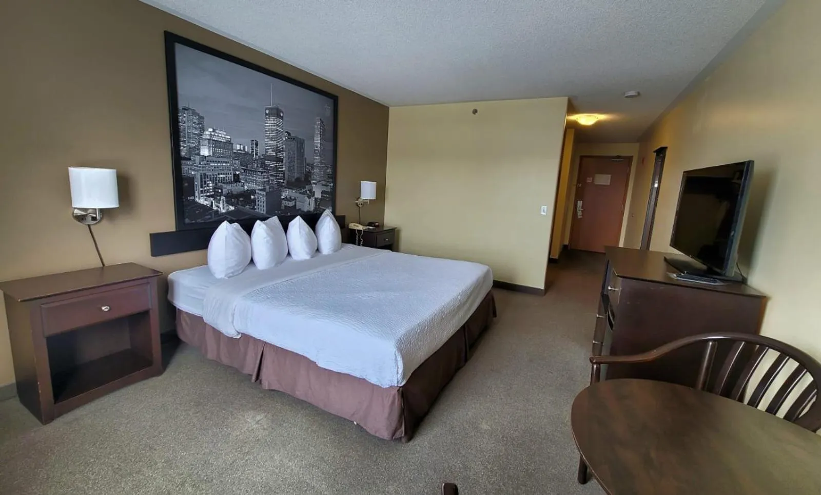 Bed in Super 8 by Wyndham Barrie South