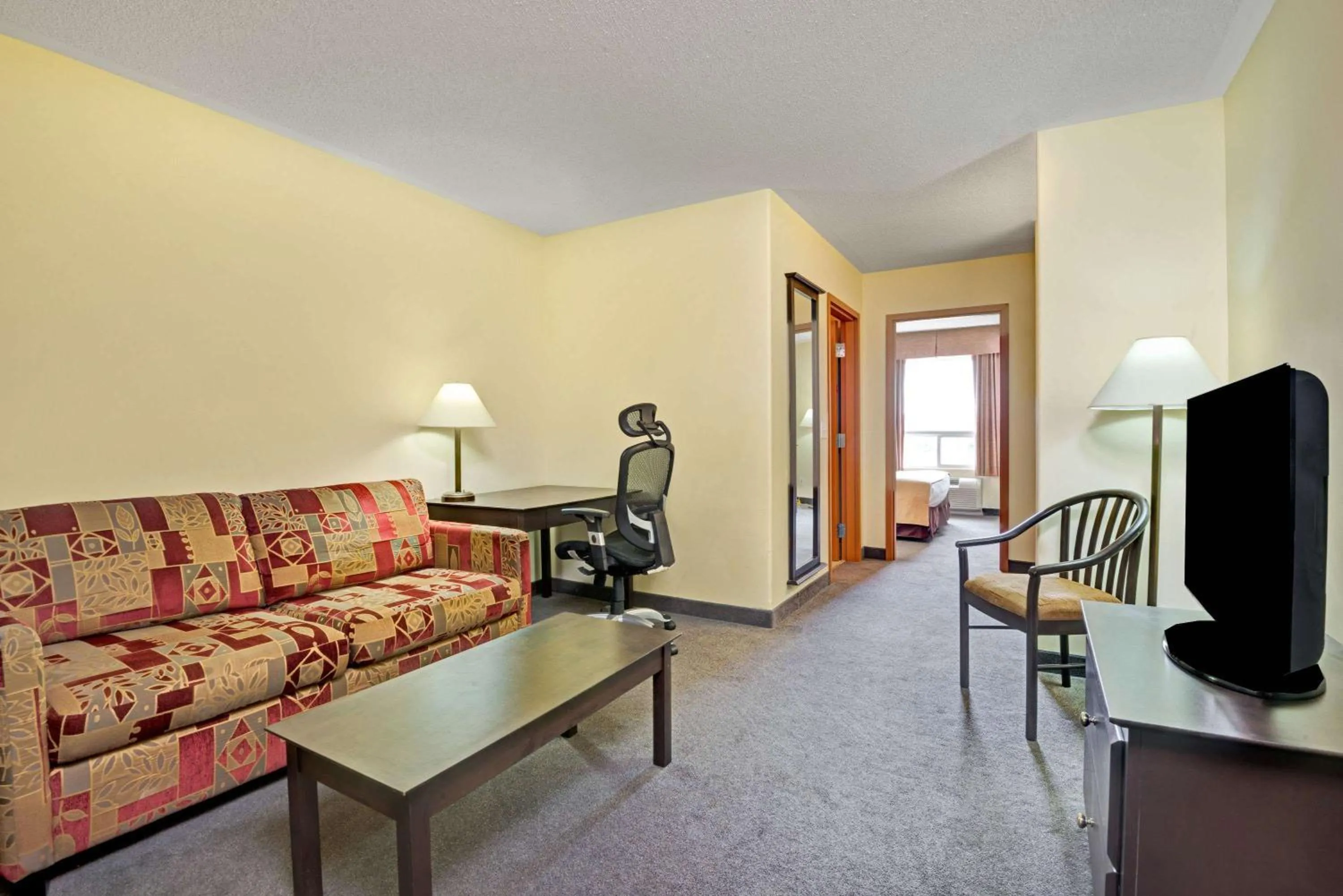 On site in Super 8 by Wyndham Barrie South