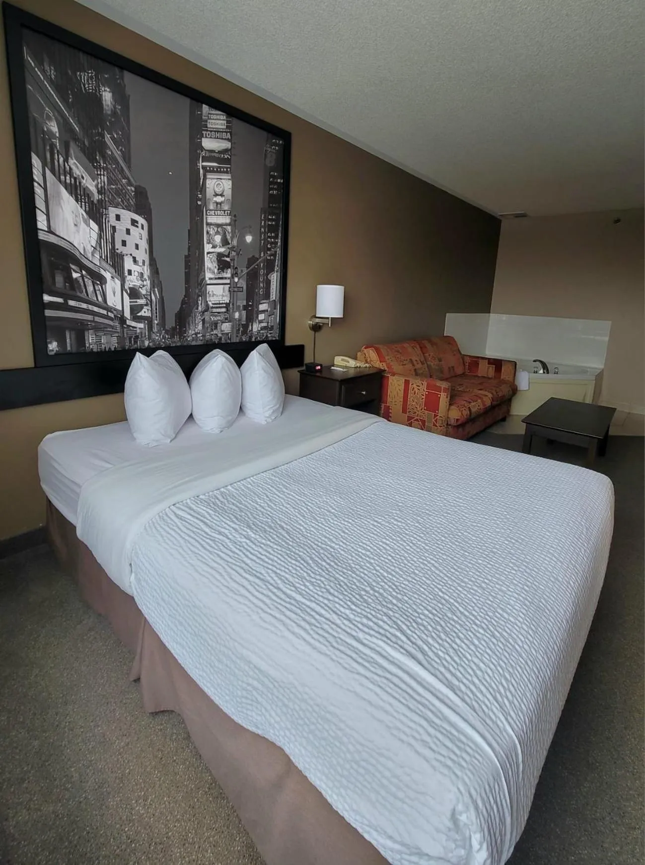 Bed in Super 8 by Wyndham Barrie South