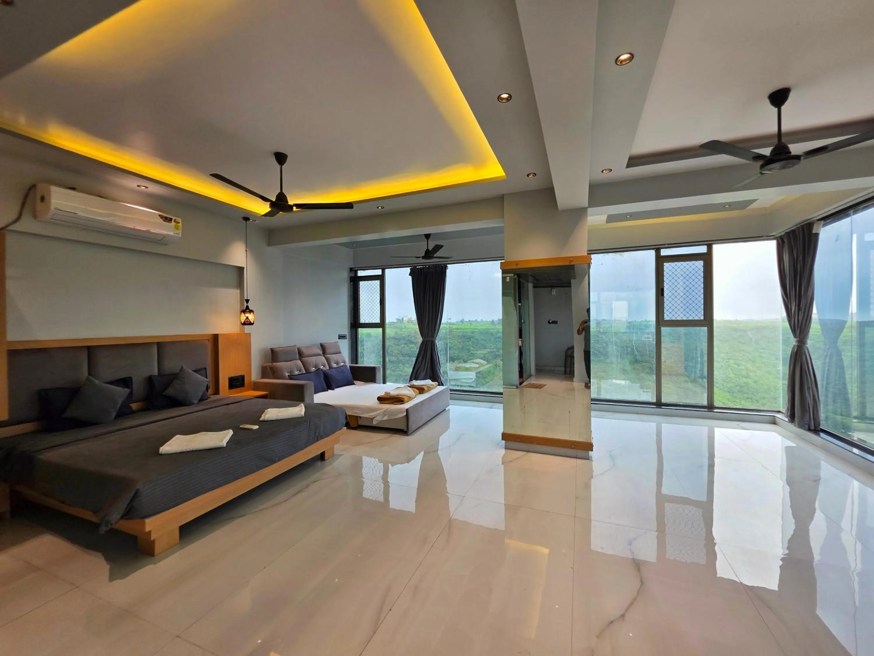 TV and multimedia in Relax Adventure Resort