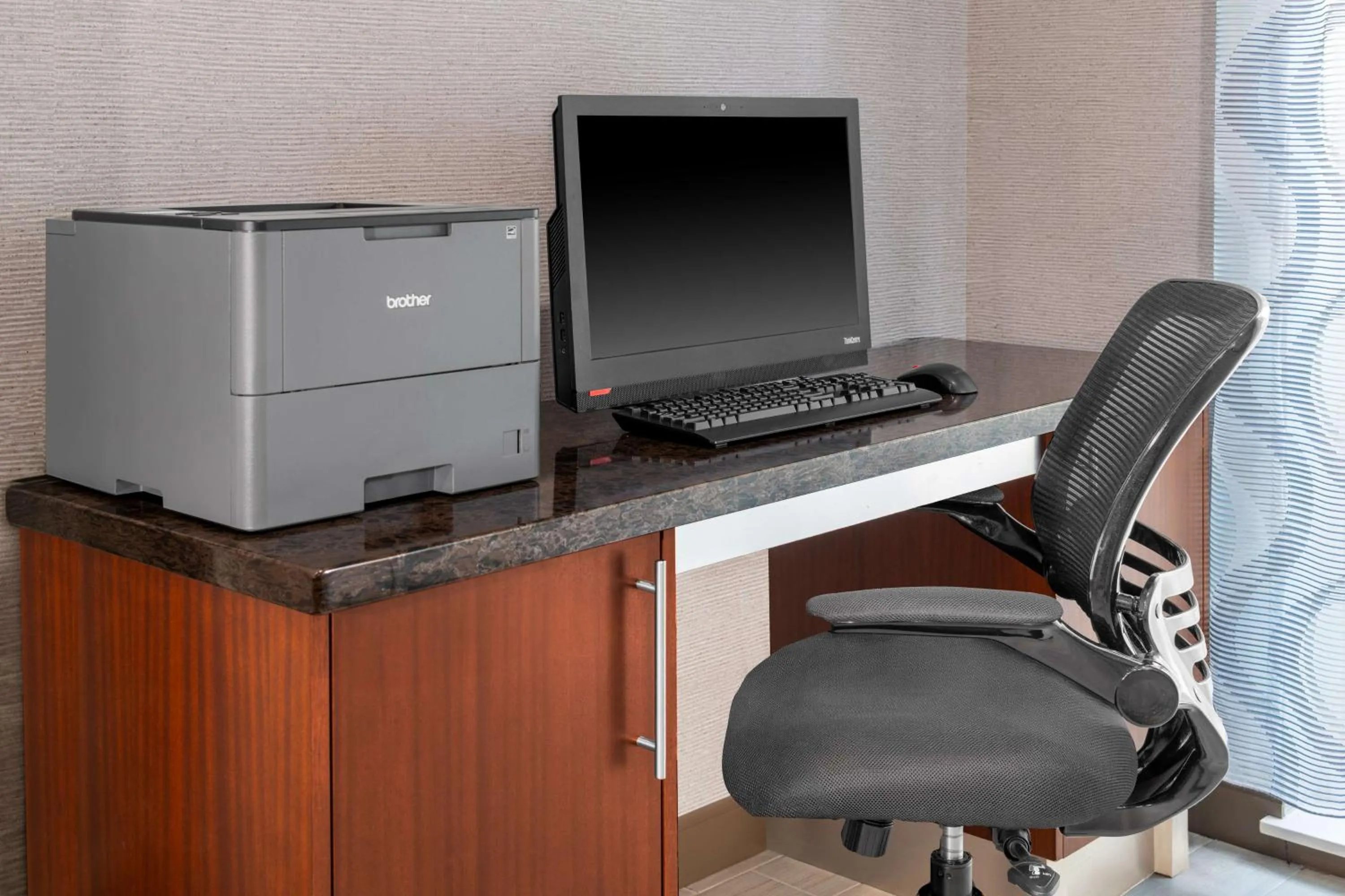 Business facilities in Hampton Inn & Suites Sacramento-Auburn Boulevard