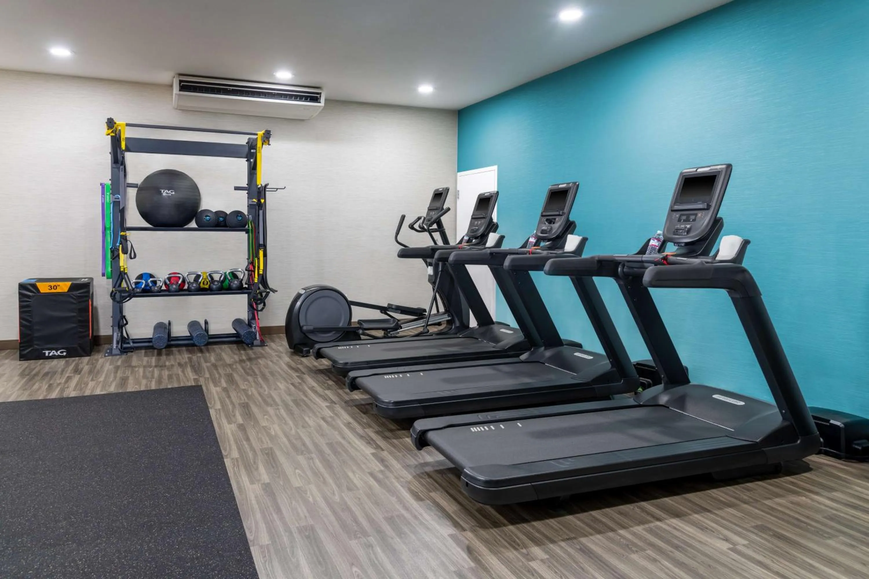 Fitness centre/facilities in Hampton Inn & Suites Sacramento-Auburn Boulevard