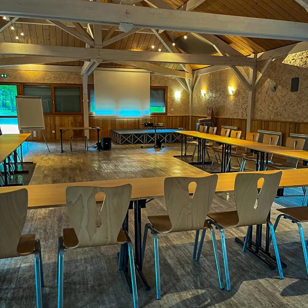 Meeting/conference room in Le Bois Dormant-Hôtel Restaurant & Spa Logis Hôtel