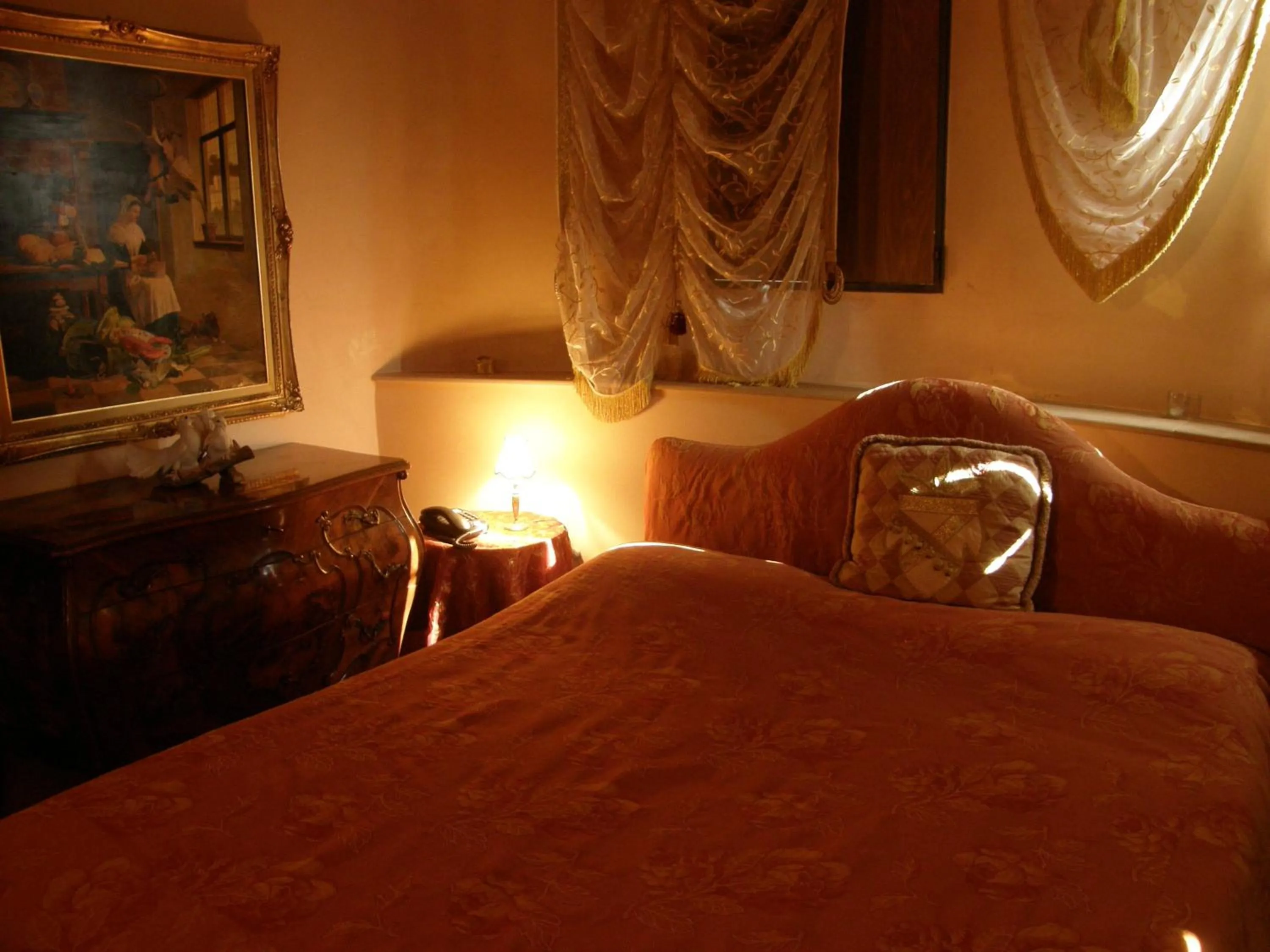 Decorative detail, Bed in Hotel Castello Di Vigoleno