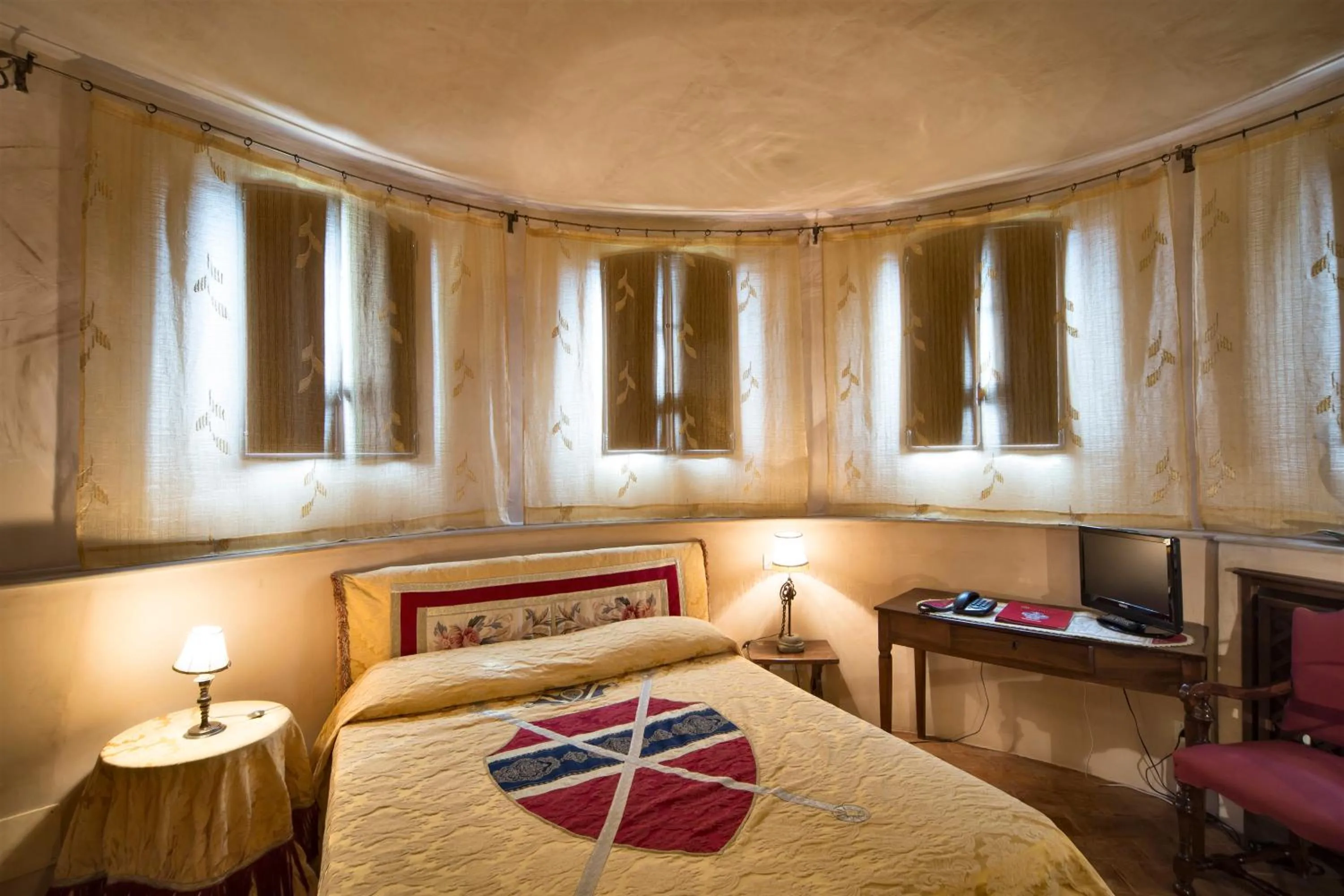 Photo of the whole room, Bed in Hotel Castello Di Vigoleno