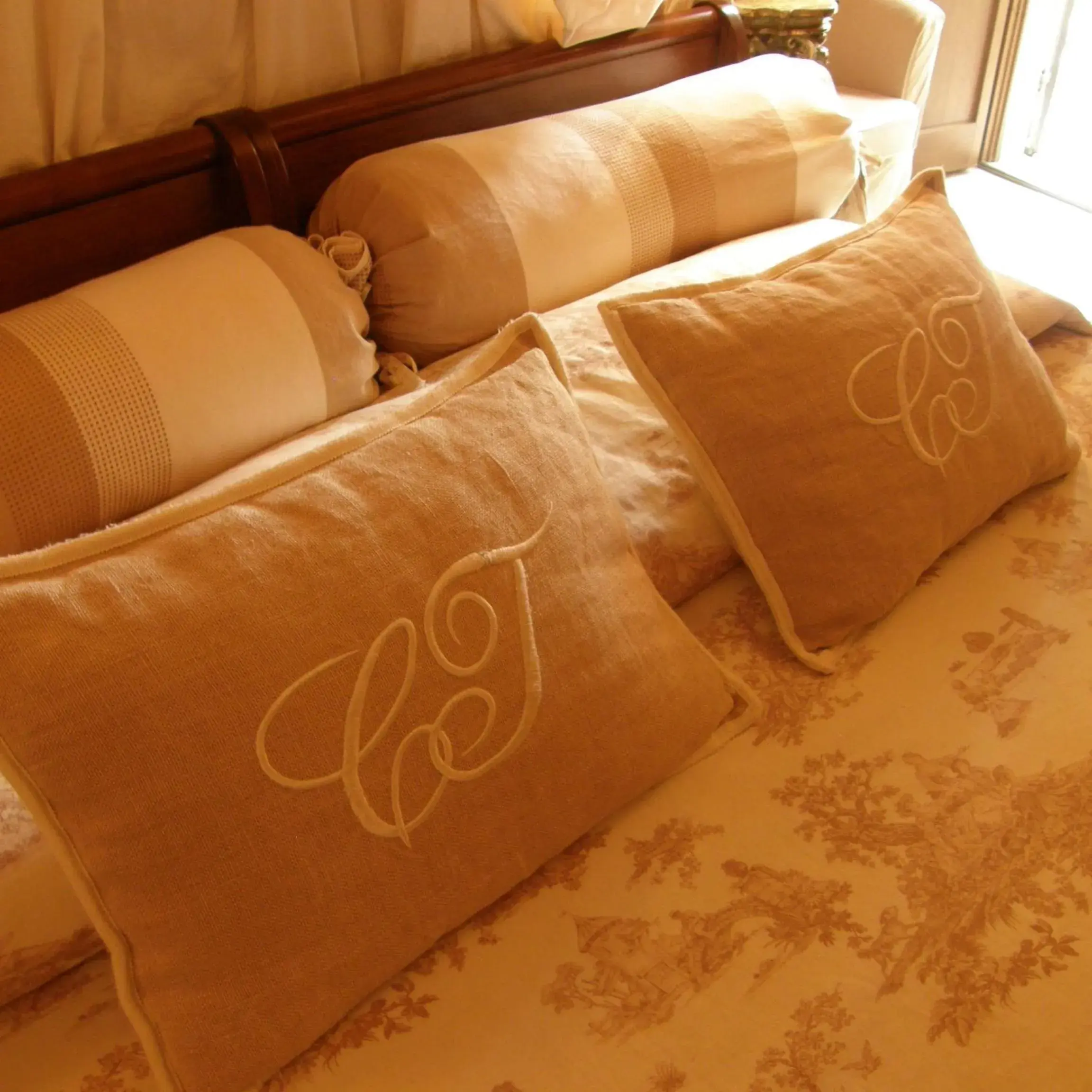 Classic Double Room in Hotel Castello Di Vigoleno Classic Double Room in Hotel Castello Di Vigoleno