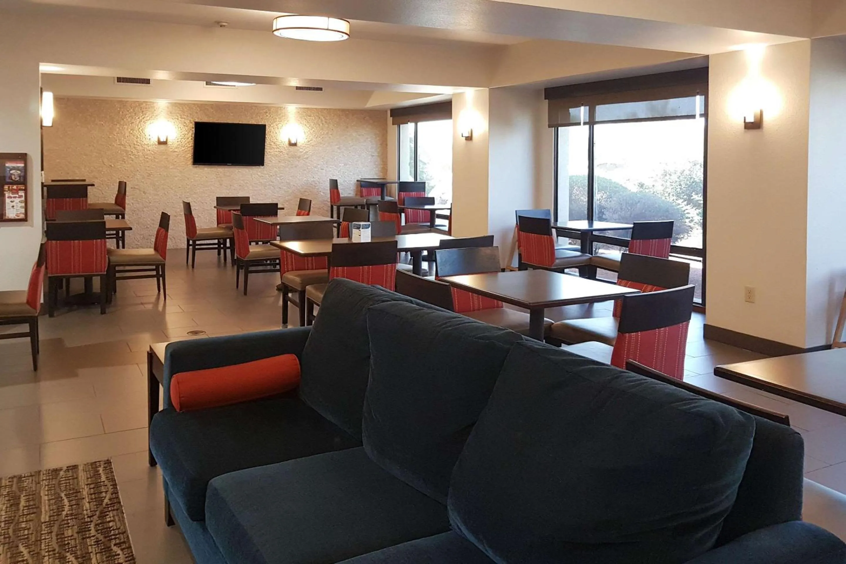 Restaurant/places to eat in Comfort Inn I-10 West at 51st Ave
