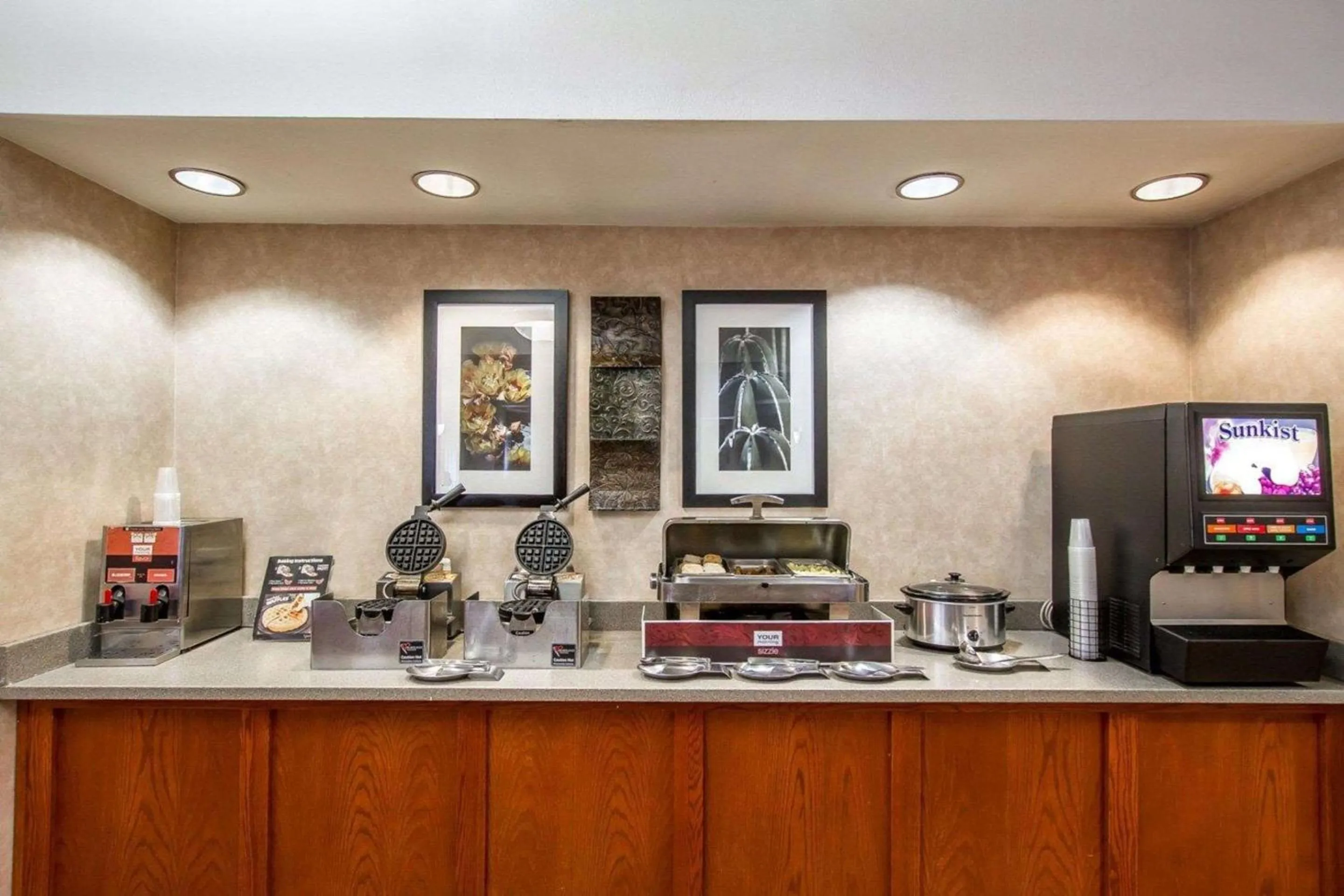 Restaurant/places to eat in Comfort Inn I-10 West at 51st Ave