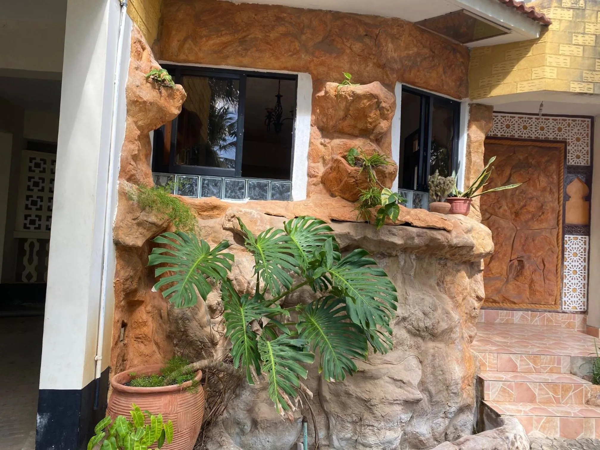 Decorative detail in Mei Place Apartments