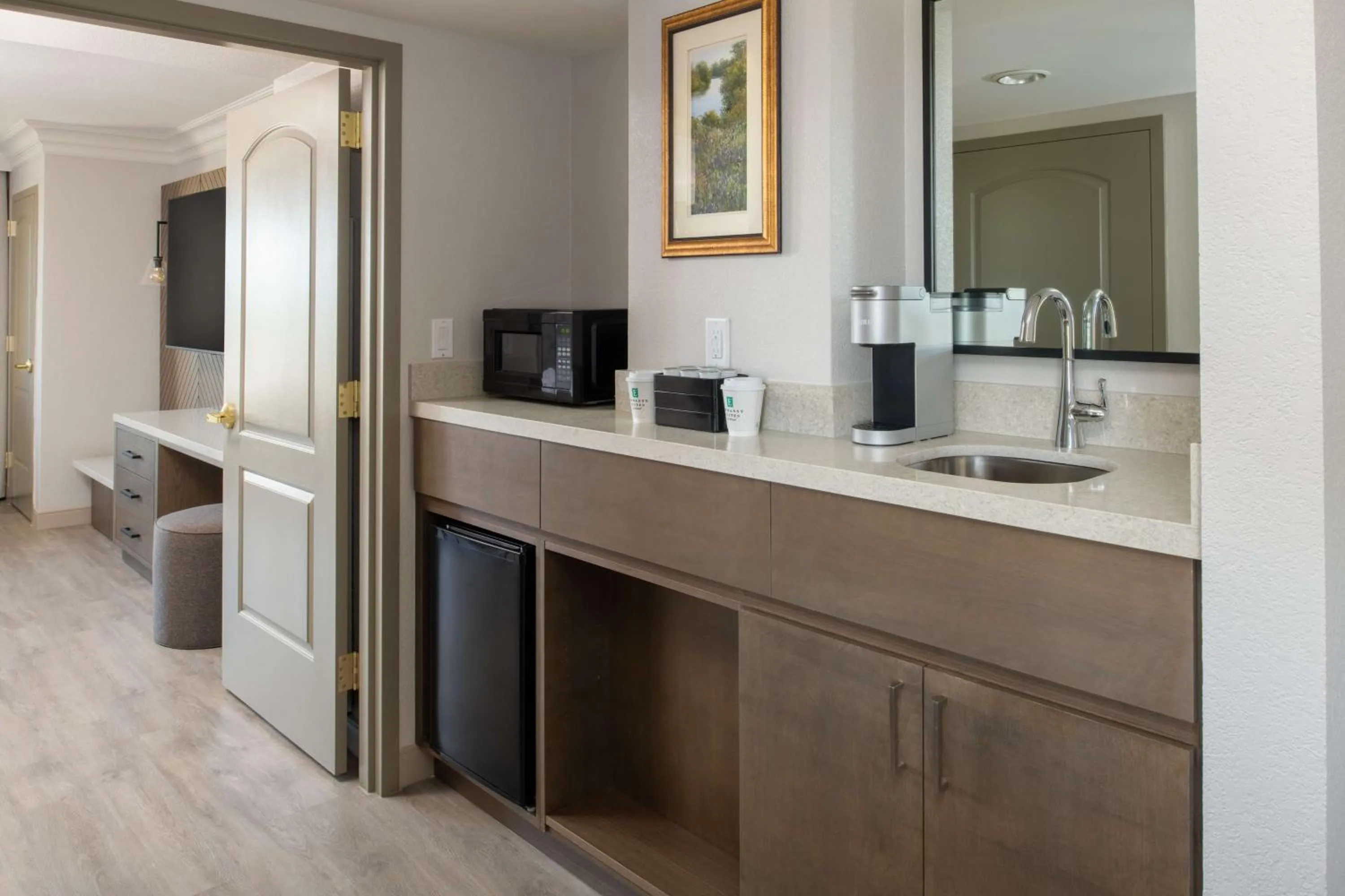 Photo of the whole room in Embassy Suites by Hilton Sacramento Riverfront Promenade