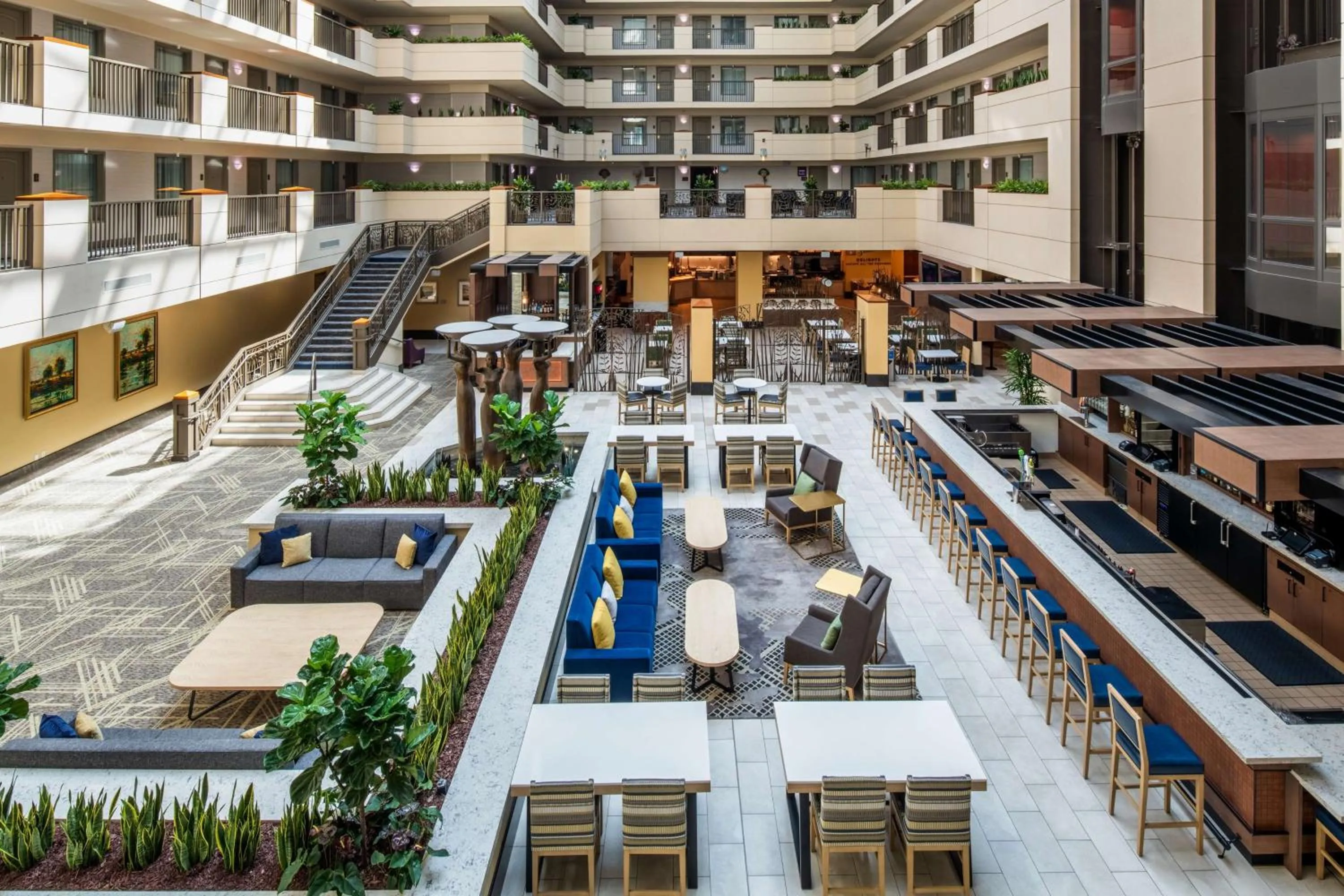 Lobby or reception in Embassy Suites by Hilton Sacramento Riverfront Promenade