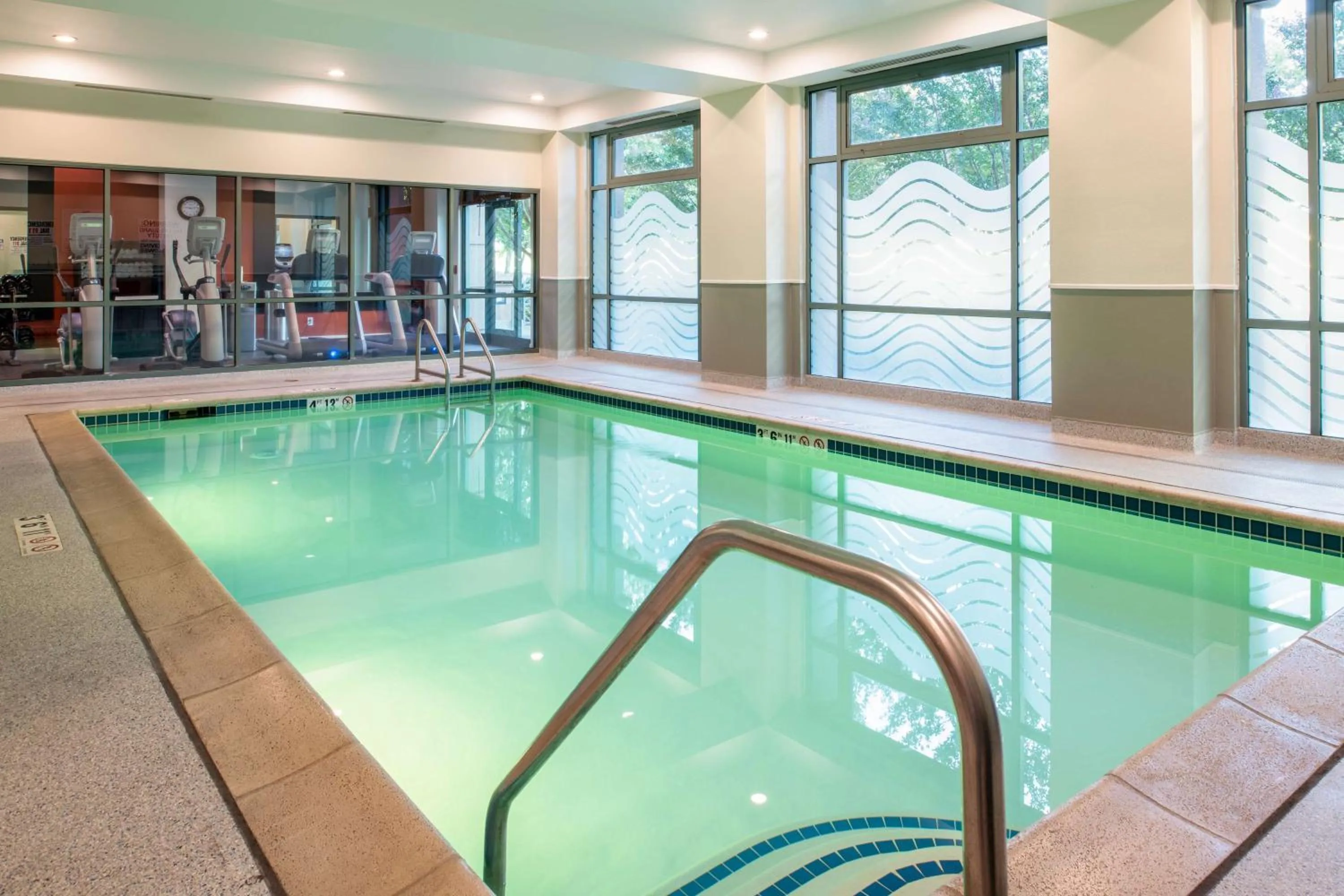 Pool view in Embassy Suites by Hilton Sacramento Riverfront Promenade