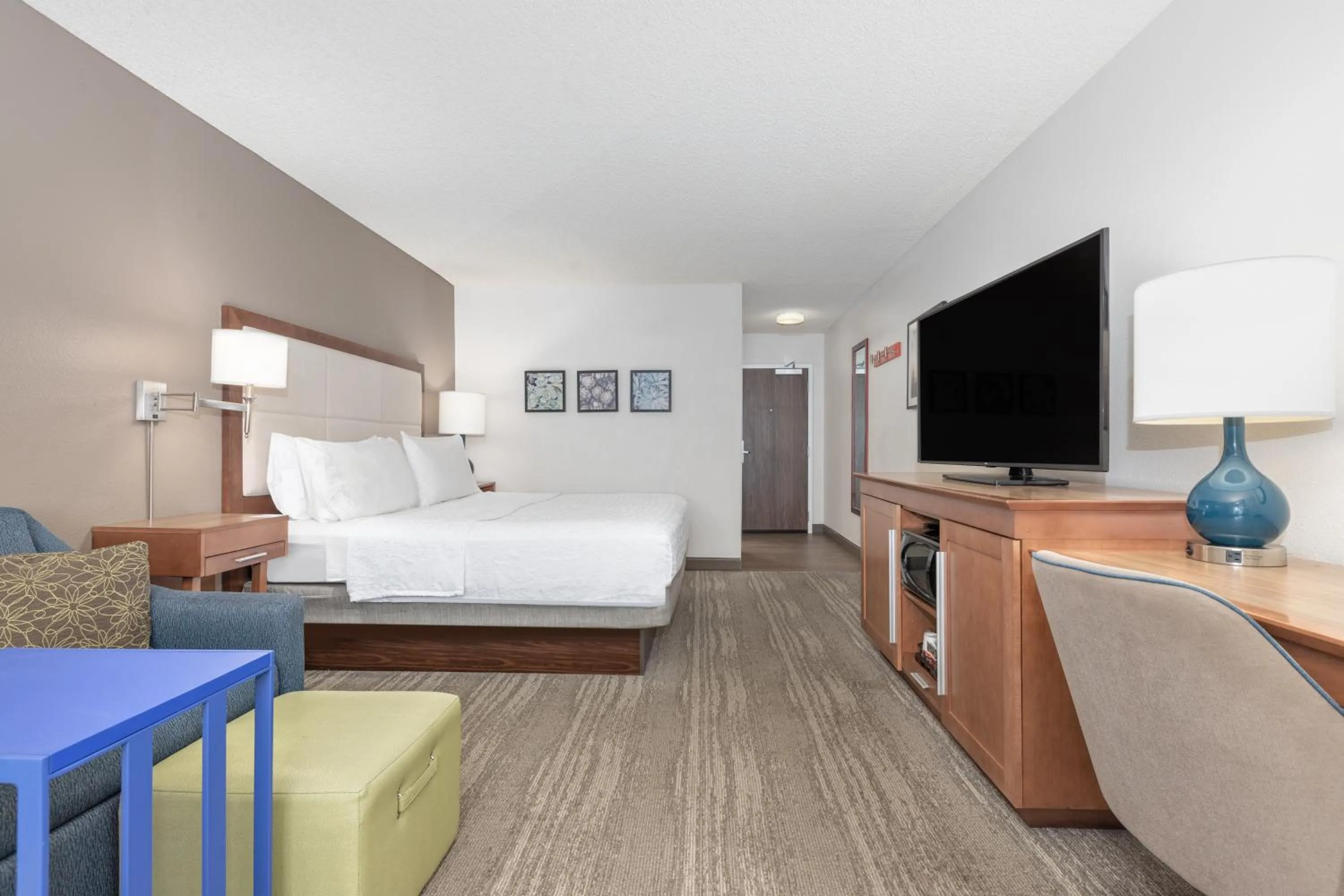 Guests, Bed in Hampton Inn Phoenix Midtown Downtown Area