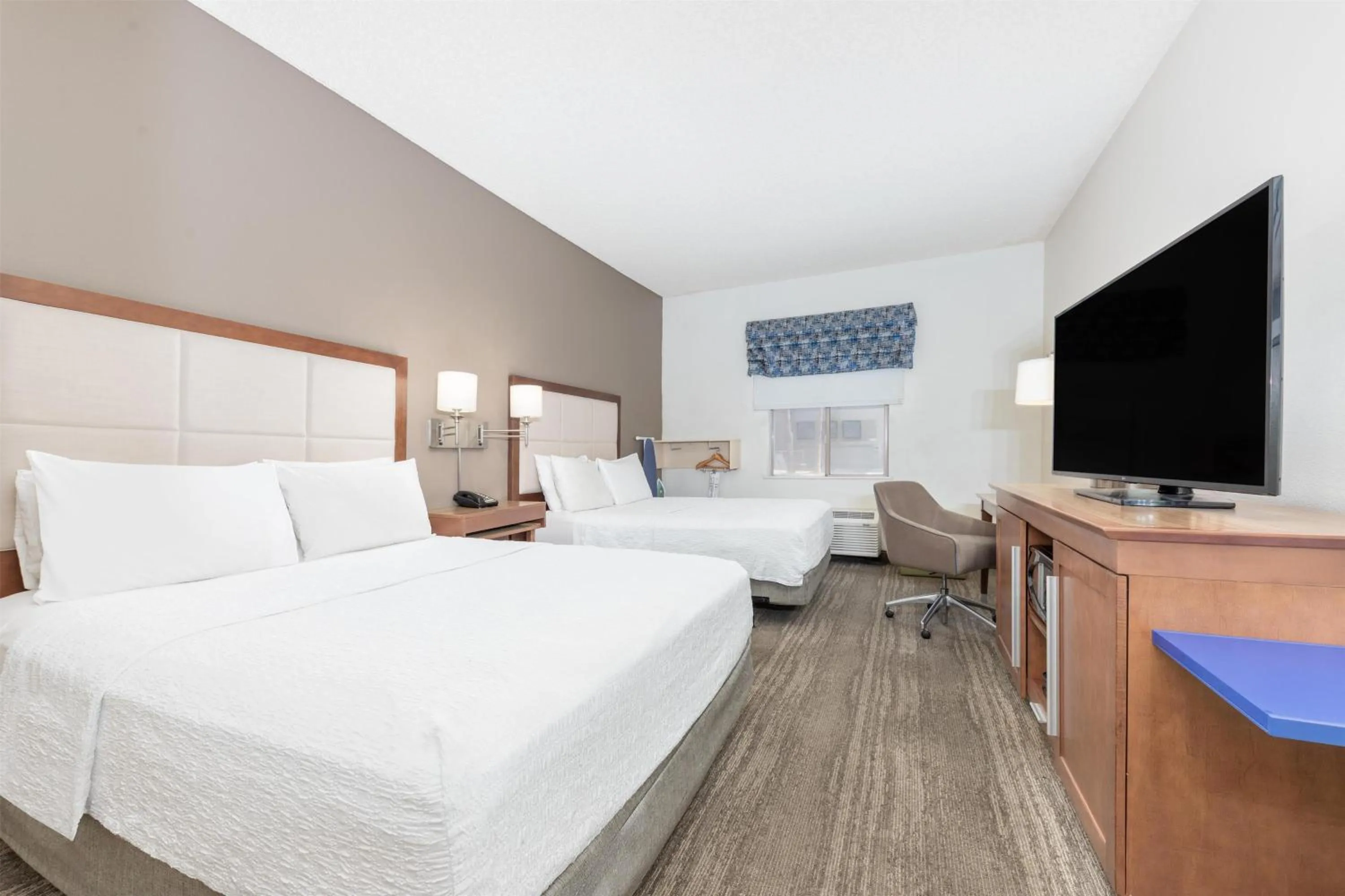 Bed in Hampton Inn Phoenix Midtown Downtown Area