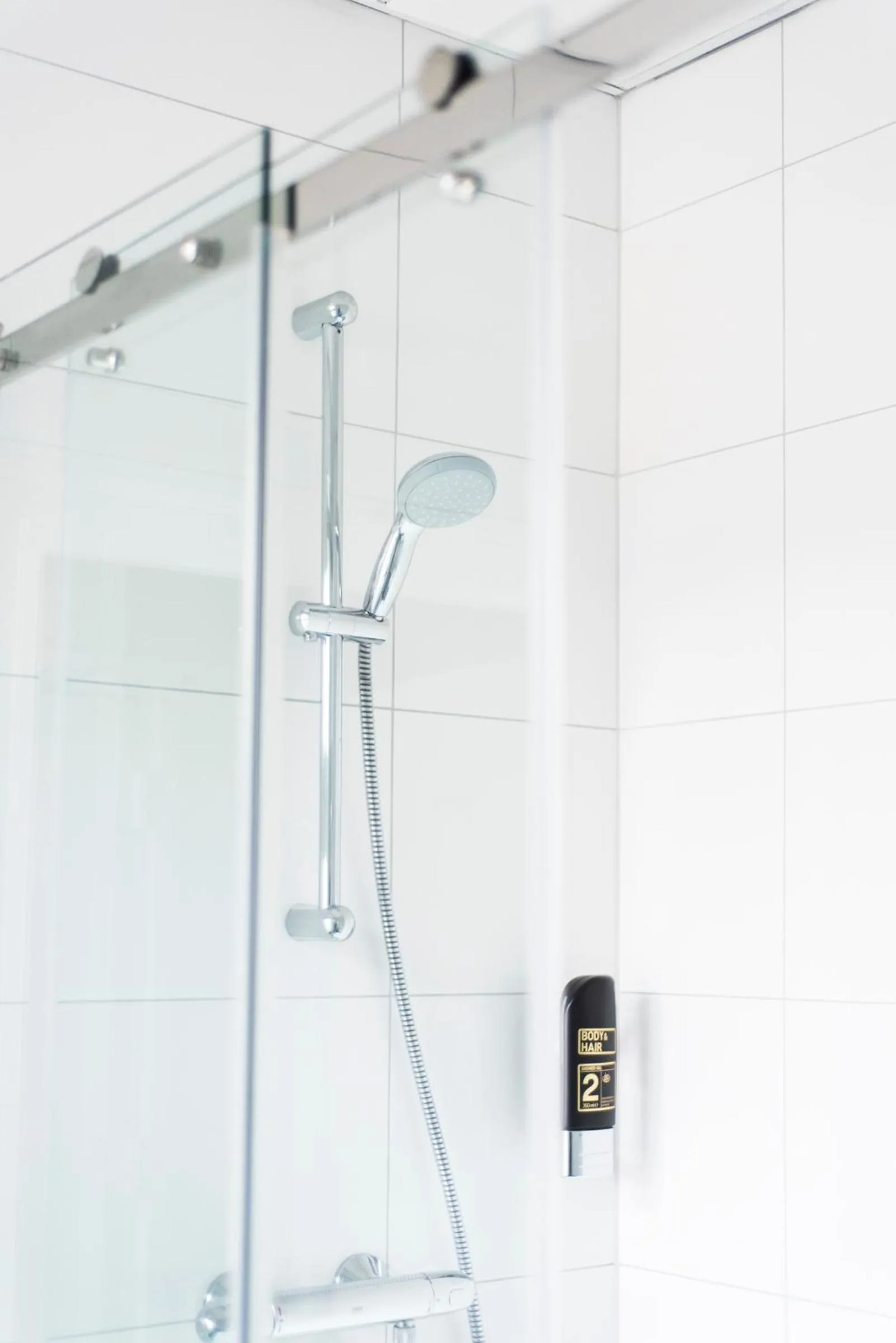 Shower in Stadsherberg de Poshoorn