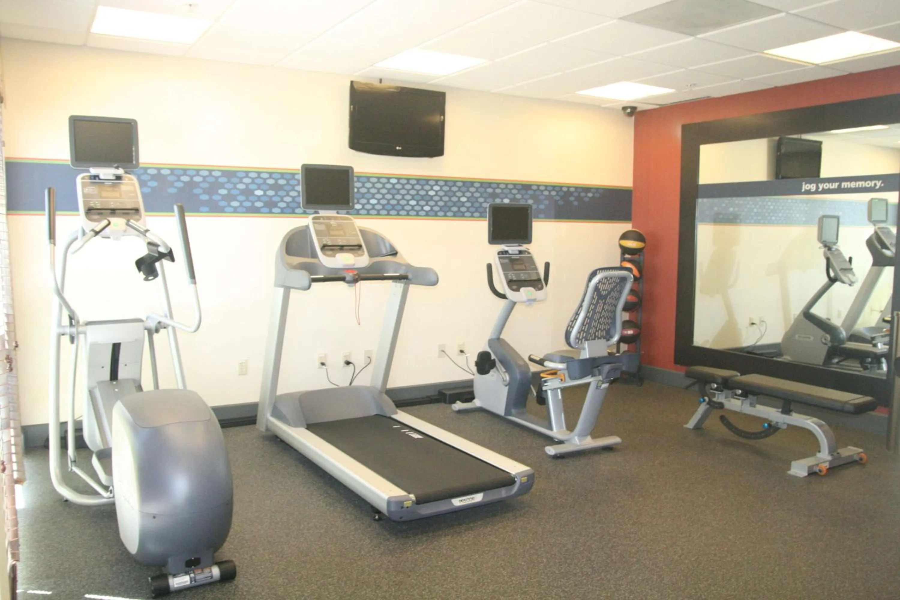 Fitness centre/facilities in Hampton Inn & Suites Sacramento-Airport-Natomas